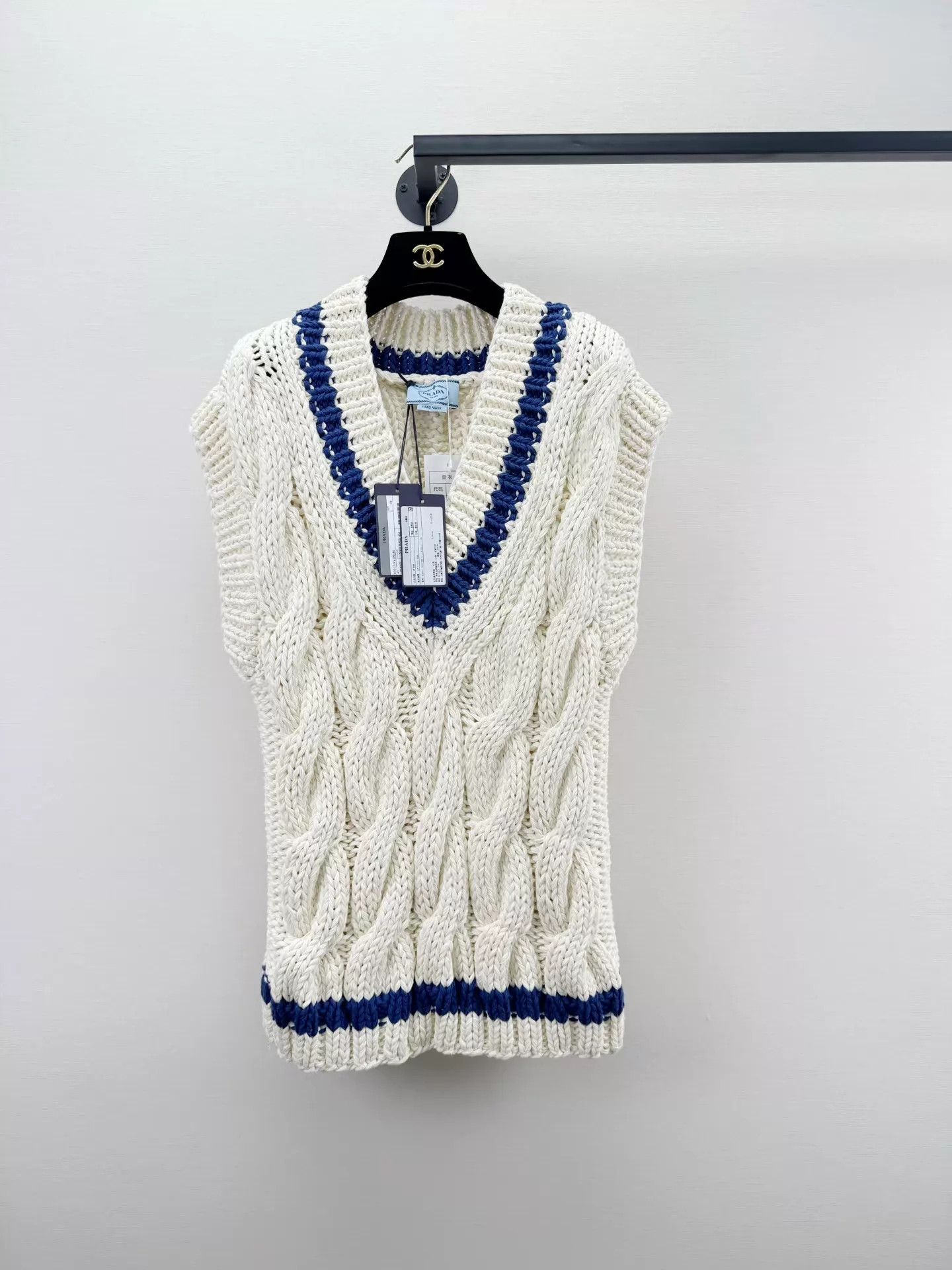 Prada Prada knit vest new with tags size 36 chest 100-116 length 61 Size XS / US 0-2 / IT 36-38 - 1 Thumbnail
