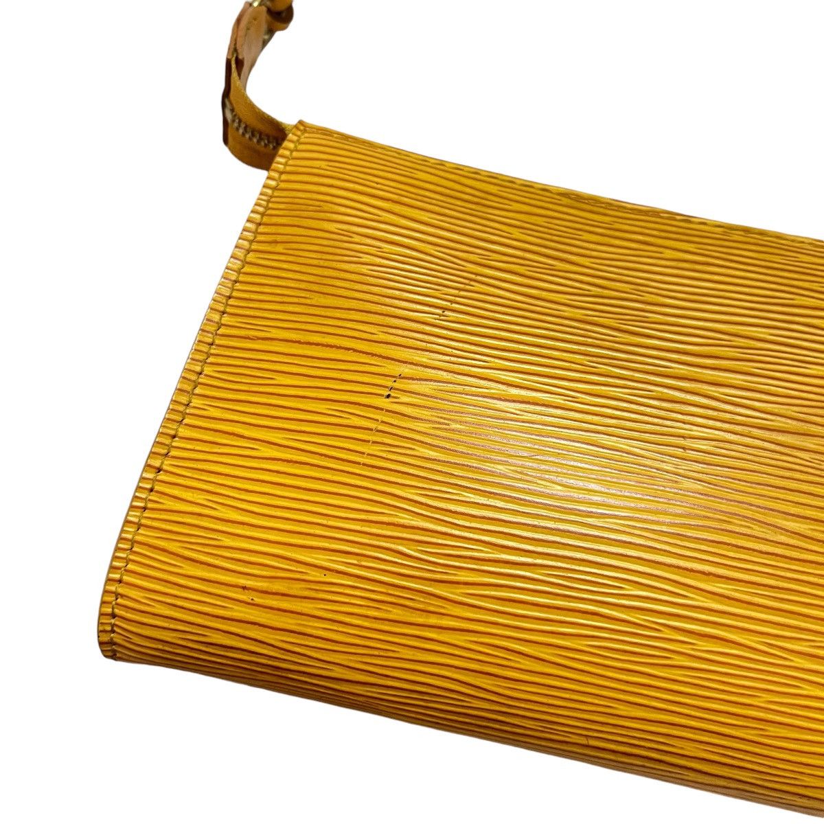 Louis Vuitton Authentic Vintage Louis Vuitton Epi Leather Pochette Bag Size ONE SIZE - 9 Thumbnail