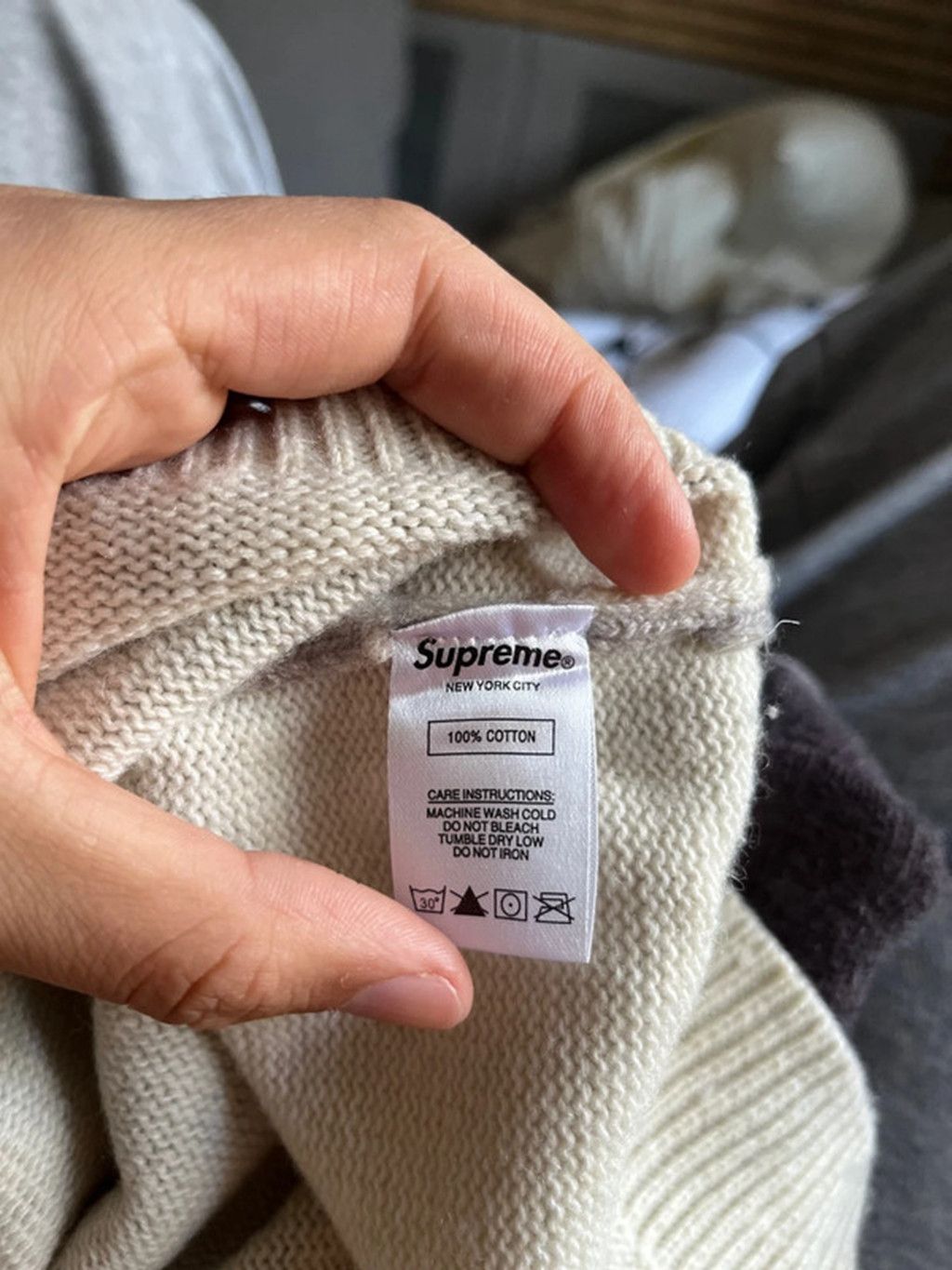 Supreme Supreme fuzzy logo black sweater Size US M / EU 48-50 / 2 - 4 Thumbnail