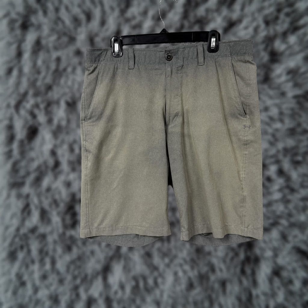 Under Armour Under Armour Shorts Mens 36 Gray Golf Athletic HeatGear Lightweight Loose Casual Activewear Size US 36 / EU 52 - 1 Thumbnail