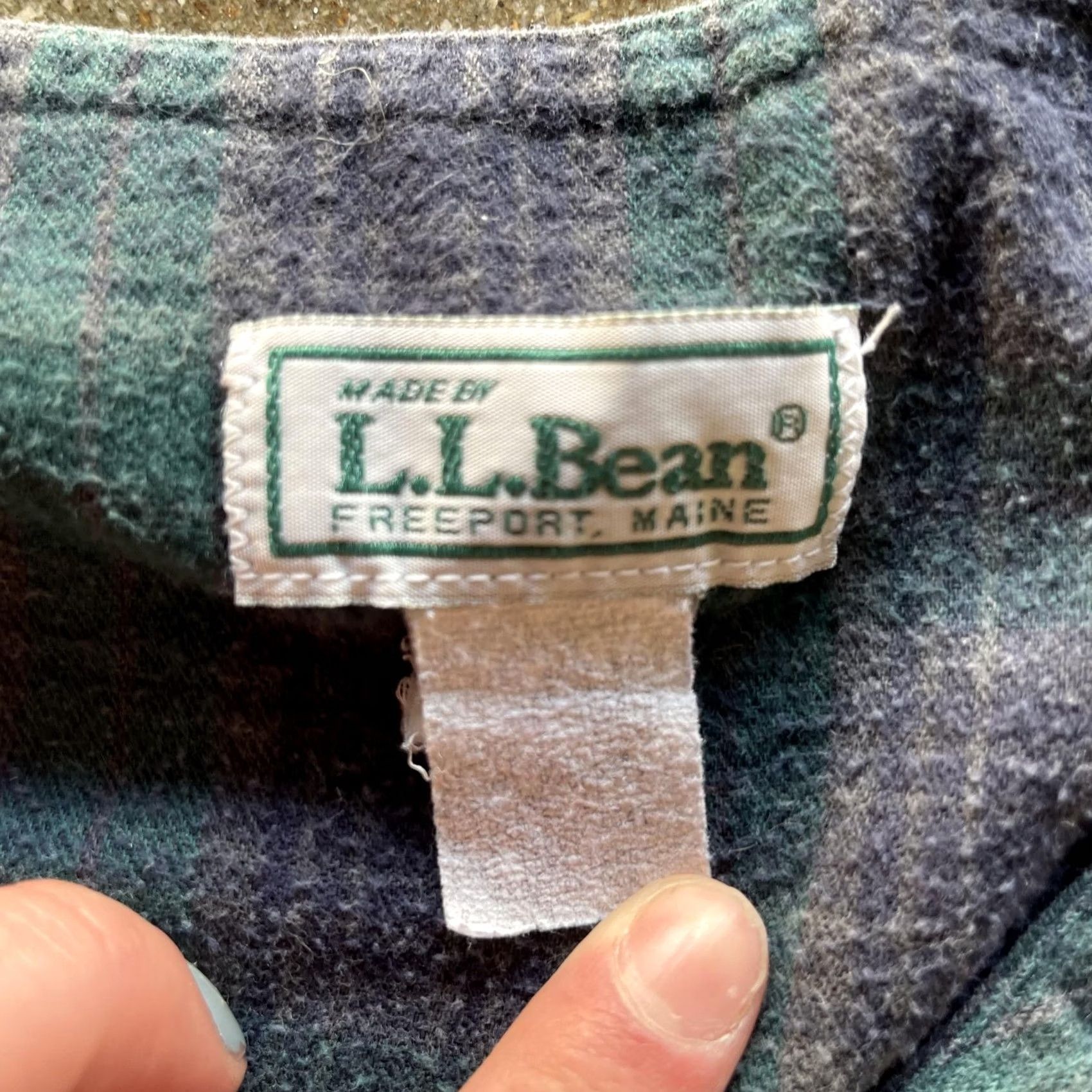 Vintage VINTAGE L.L. Bean Sleepshirt Mens Large Green Plaid Flannel Henley Nightshirt Shirt Mens L Green Plaid Henley Nightshirt Womens Mens Girls Size US L / EU 52-54 / 3 - 2 Thumbnail