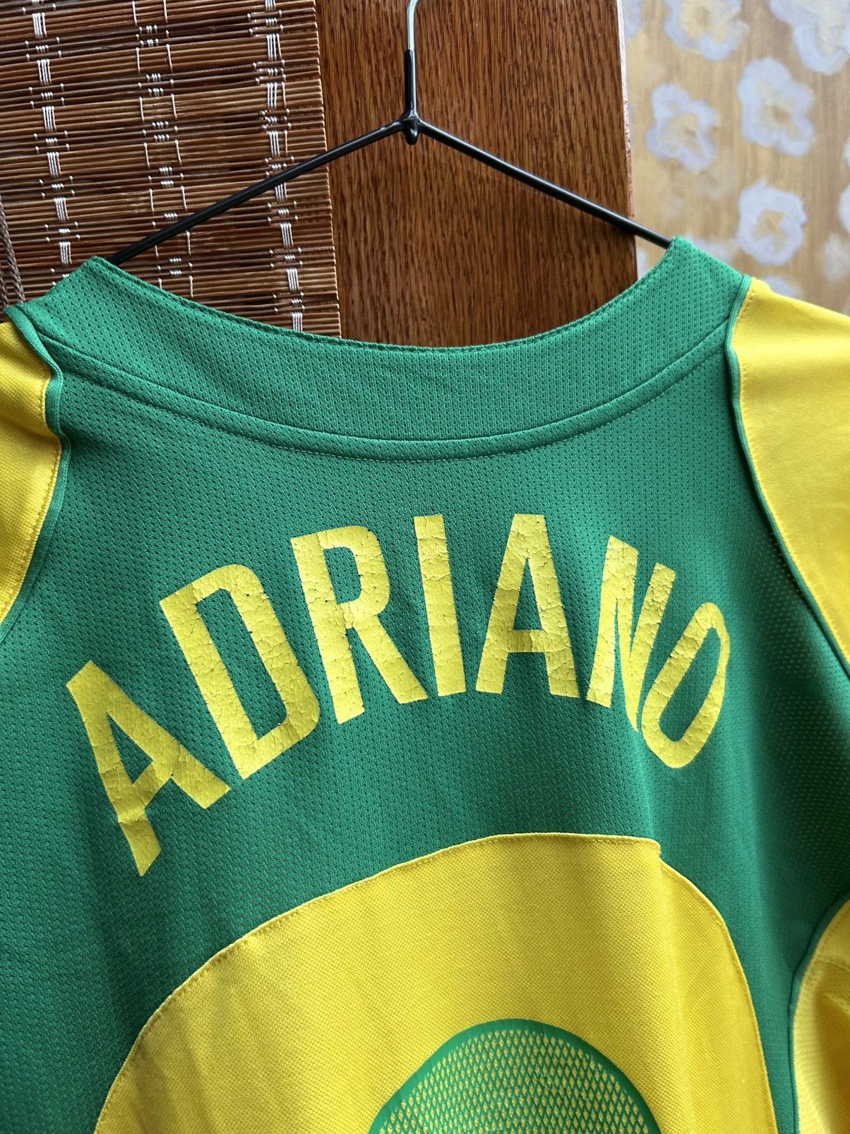 Soccerserie.comより アドリアーノ ［並行輸入品］ RARE NIKE BRAZIL AWAY SHIRT 2004-2006 XS ADRIANO 9 | eBay