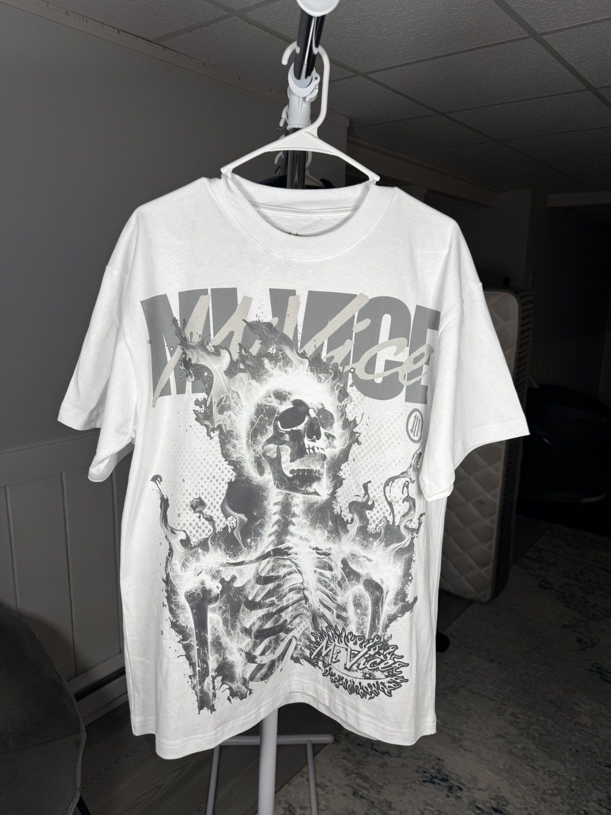 Other MI-Vice White Skull graphic T-Shirt size L Size US L / EU 52-54 / 3 - 4 Thumbnail