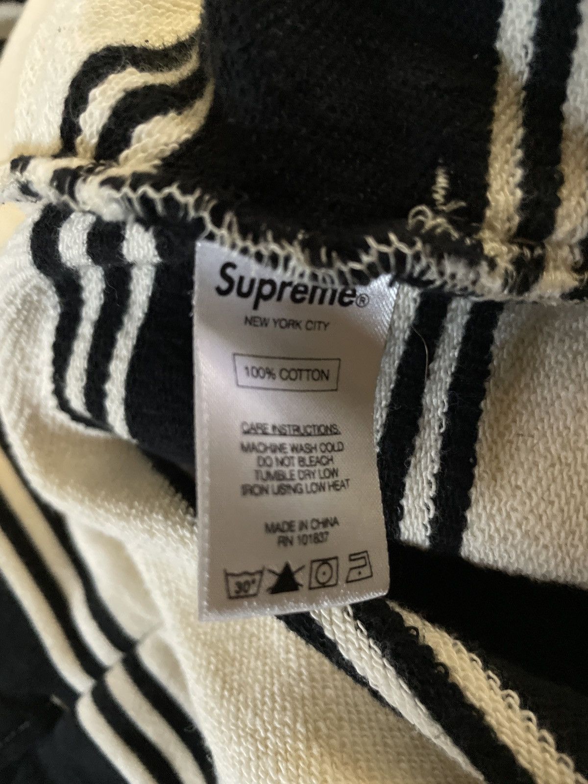 Supreme Supreme Striped Hooded Crewneck Black FW16 Size US XL / EU 56 / 4 - 6 Thumbnail