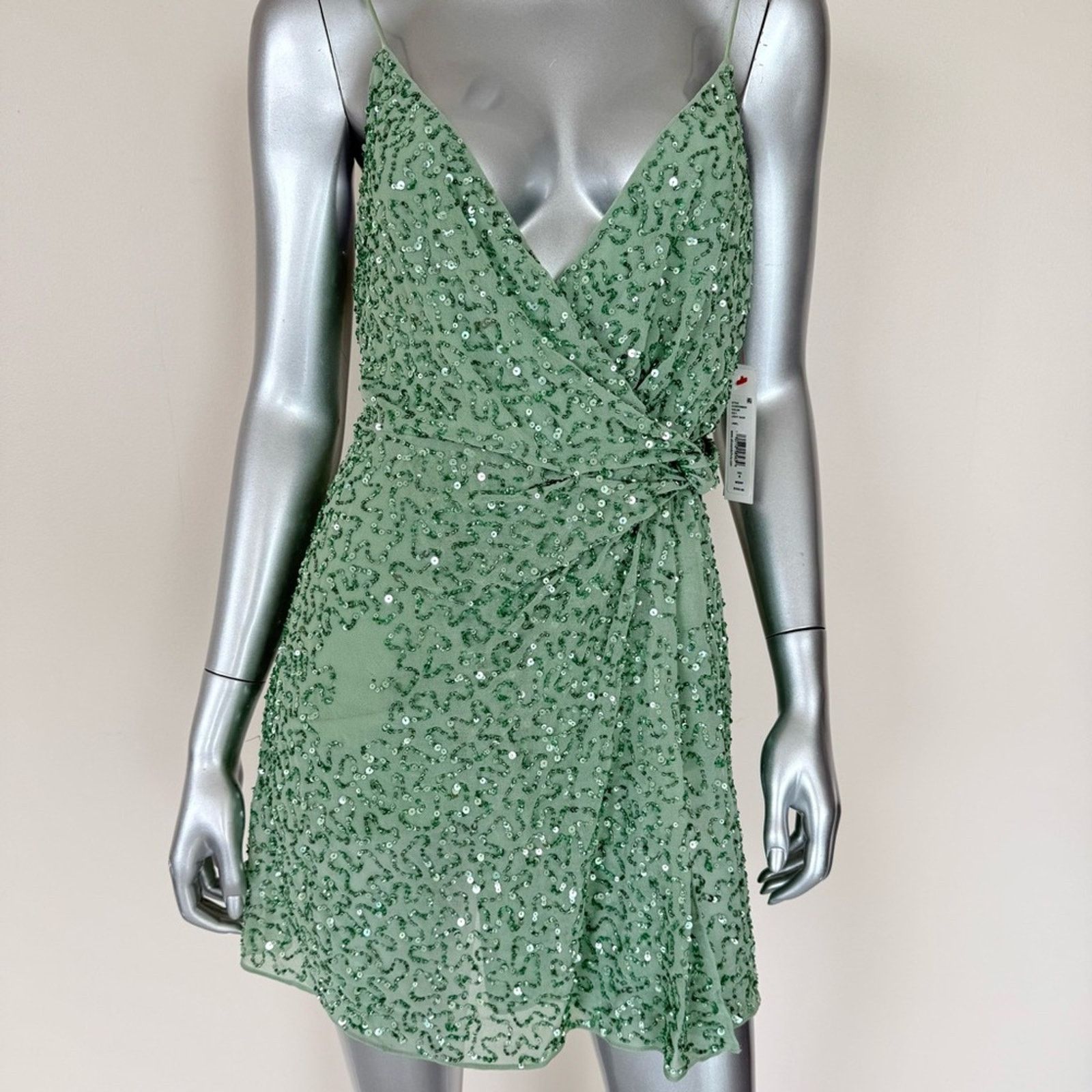 Alice + Olivia NWT!!! Alice + Olivia women dress size 6 Retail 550$ Size M / US 6-8 / IT 42-44 - 2 Thumbnail