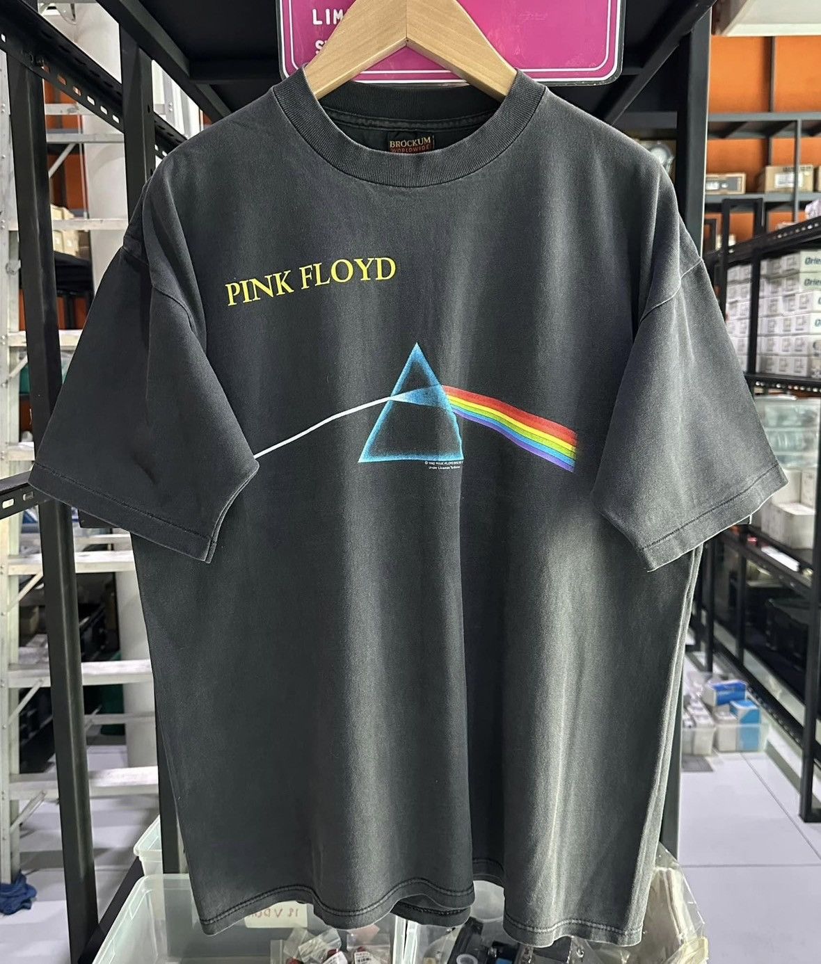 image of Pink Floyd - Dark Side Of The Moon Vintage Brockum 1992 in Black, Men's (Size XL)