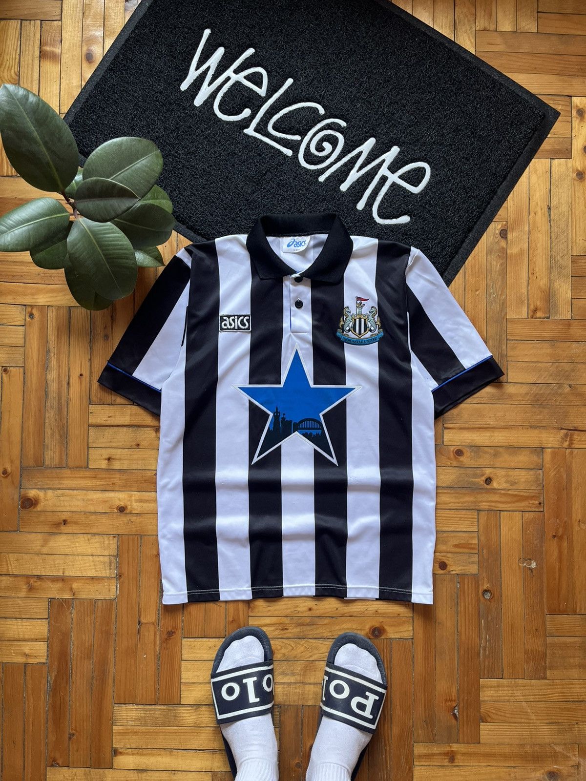 Asics Newcastle United 1993-1995 Home Football Asics Soccer Jersey Size US M / EU 48-50 / 2 - 1 Thumbnail