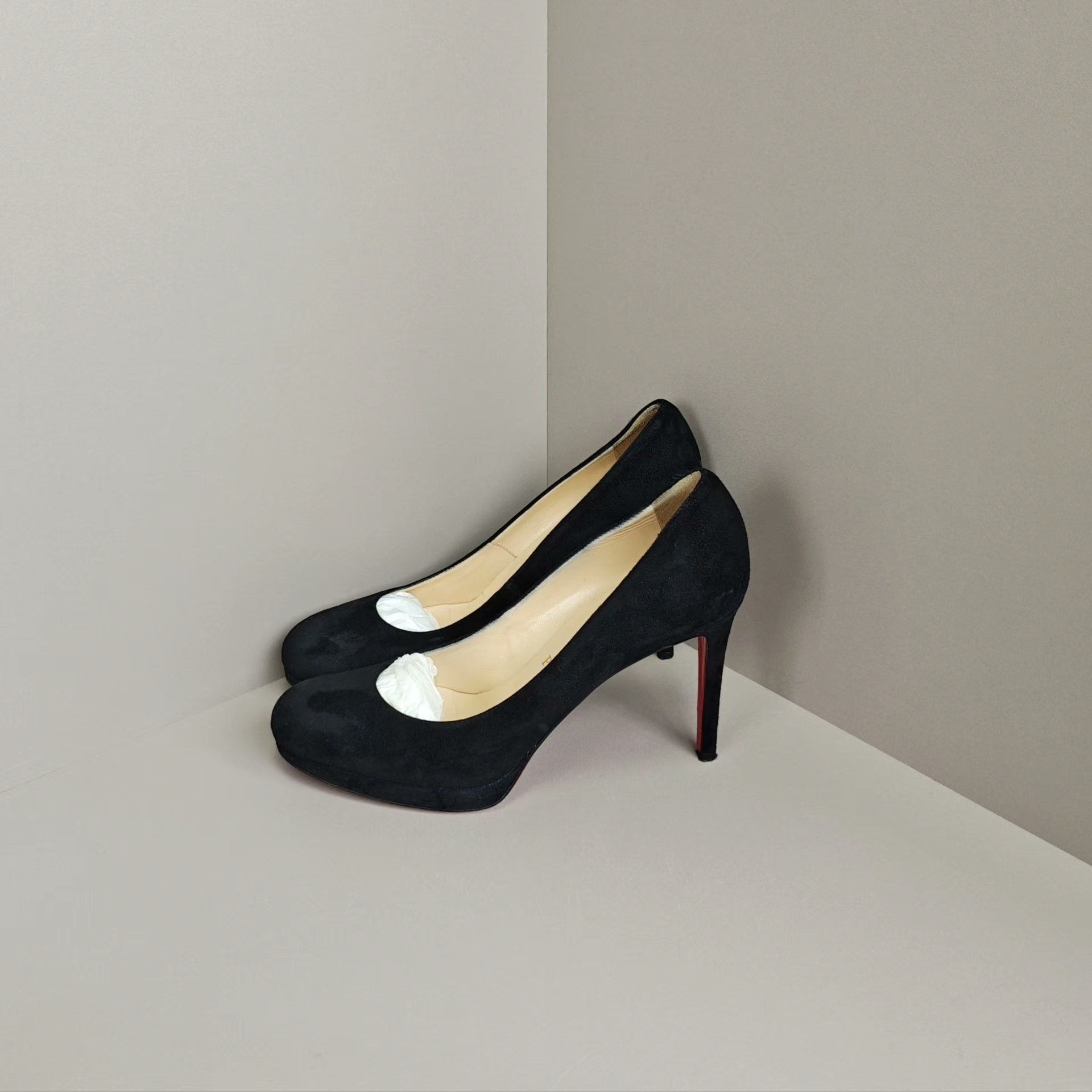 Christian Louboutin Christian Louboutin Red Lowtop Sneakers us_7 Women Size US 7 / IT 37 - 1 Thumbnail