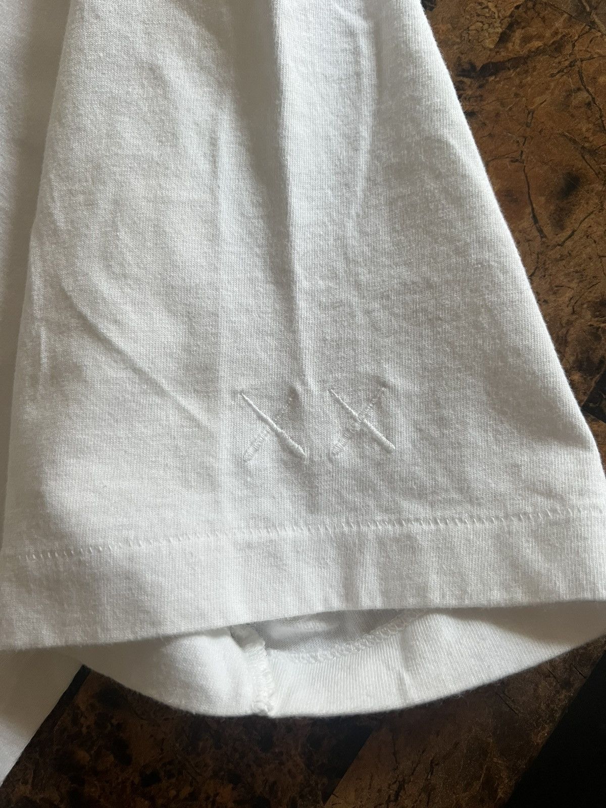 Kaws × Uniqlo KAWS 3 Companions x Uniqlo White Tee-Size Medium Pre-owned Size US M / EU 48-50 / 2 - 4 Thumbnail