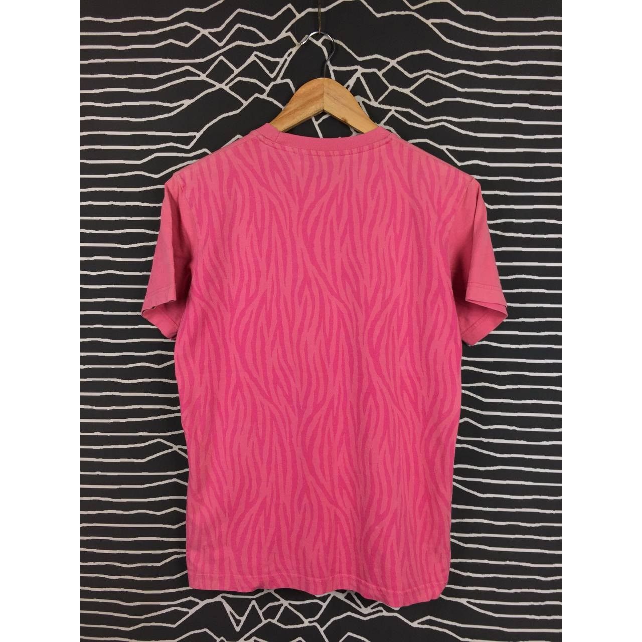 Anime × Japanese Brand × Uniqlo Uniqlo X One Piece Donquixote Doflamingo Anime Manga Tee Size US M / EU 48-50 / 2 - 9 Thumbnail