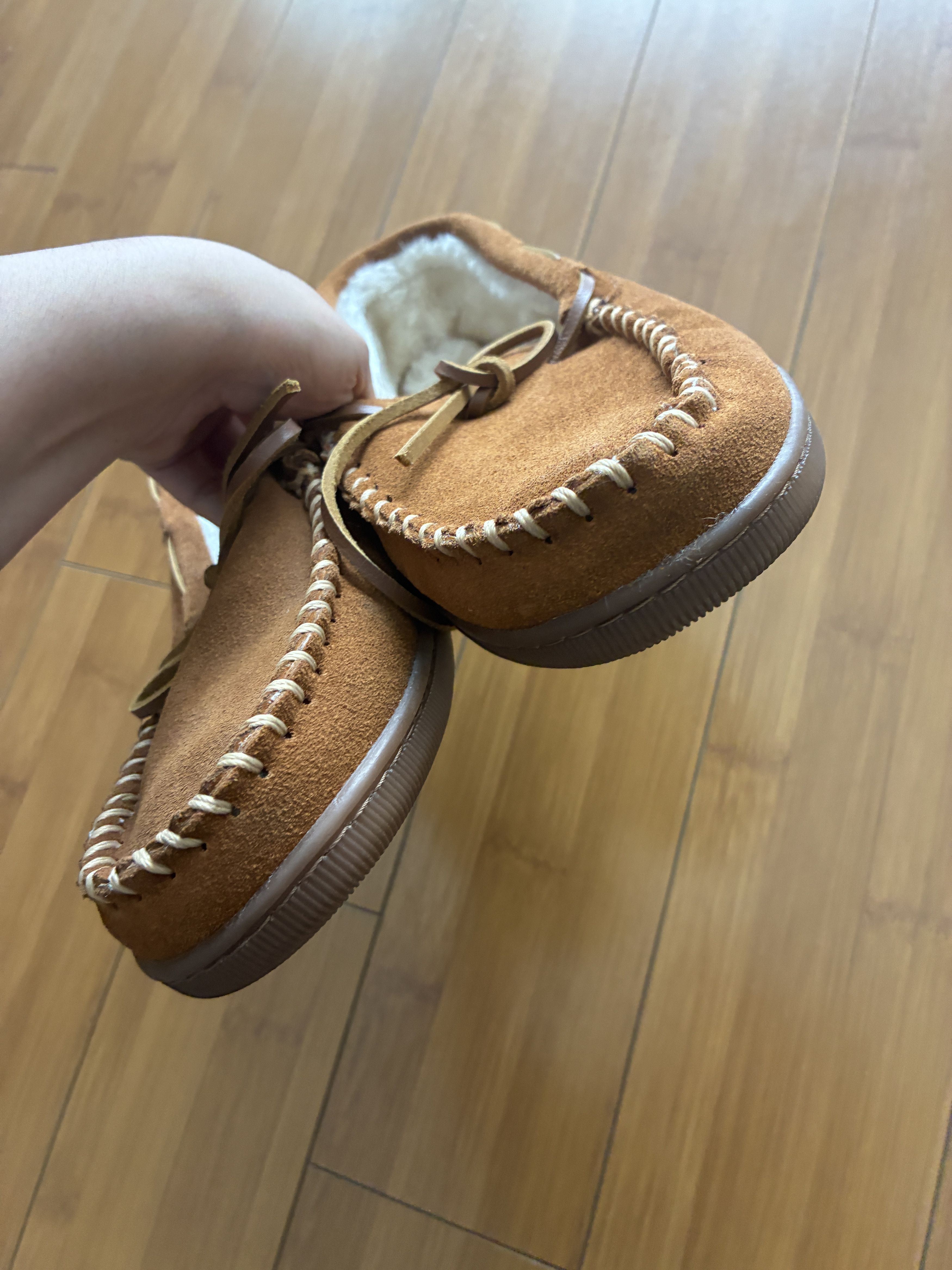 Minnetonka Minnetonka Men's Pile Lined Hardsole Slipper 10 Size US 10 / EU 43 - 4 Thumbnail