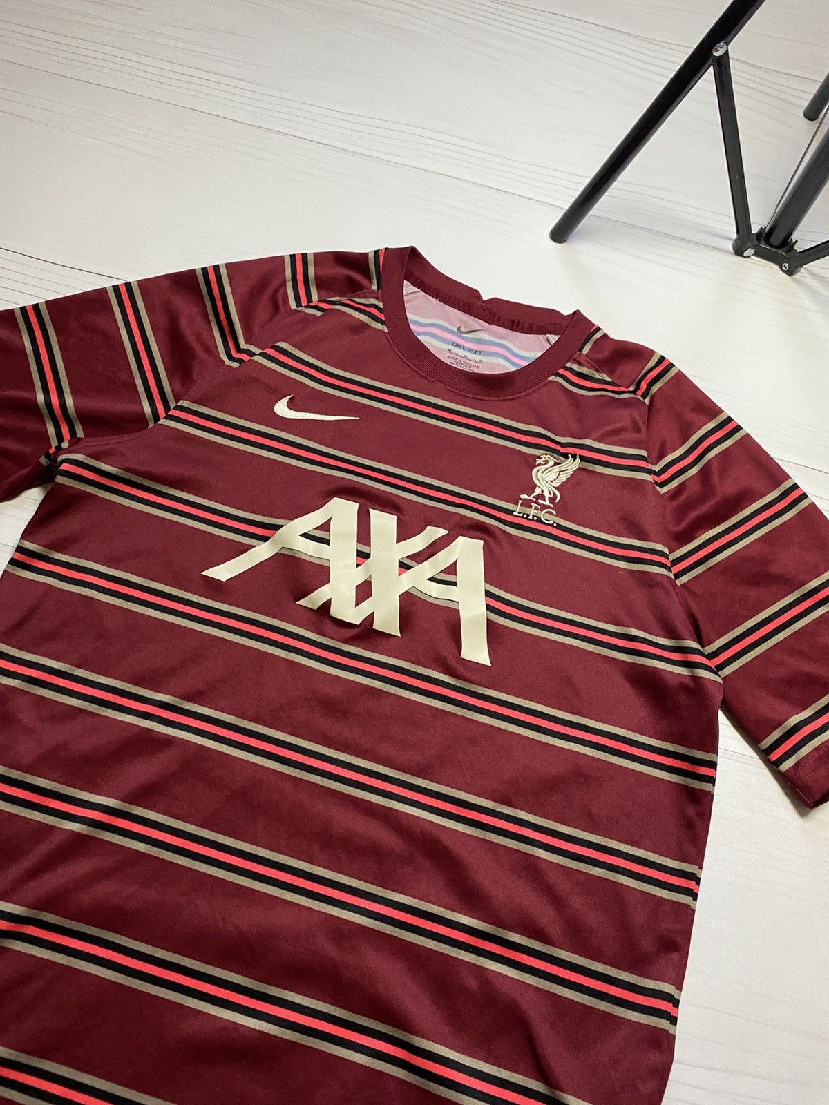 Nike Nike Liverpool 2021/22 Pre-Match football y2k t shirt Size US M / EU 48-50 / 2 - 7 Thumbnail