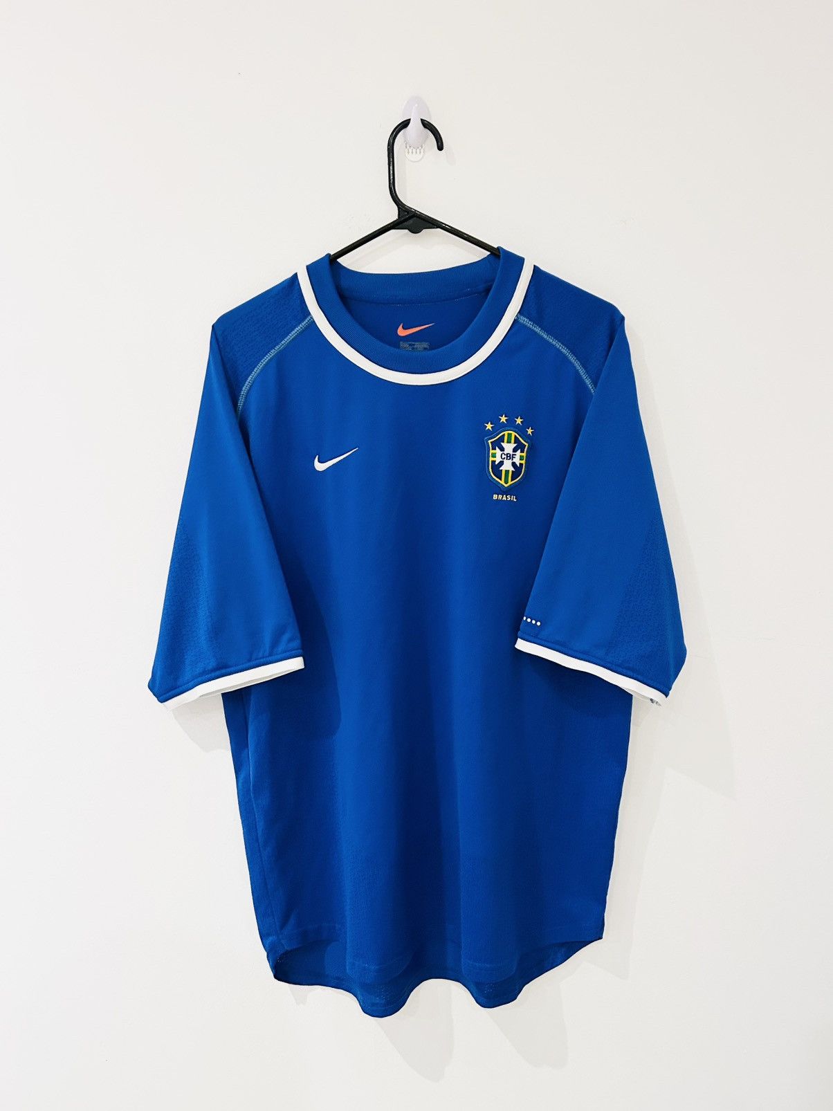 Nike × Vintage Brazil 2000 away jersey Size US L / EU 52-54 / 3 - 1 Thumbnail