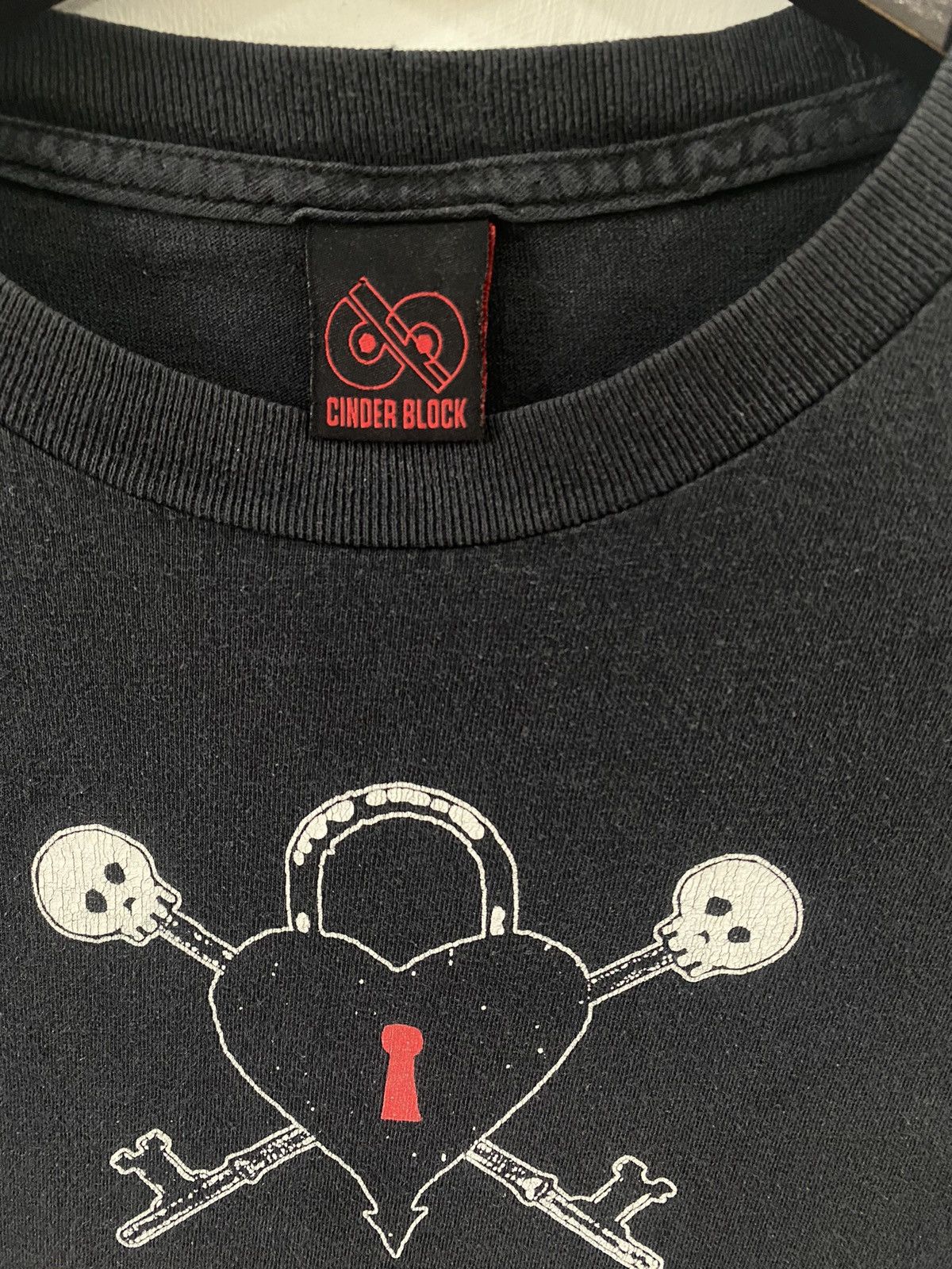Band Tees 💥VINTAGE ALKALINE TRIO Punk rock band 2004 tee shirt Size US M / EU 48-50 / 2 - 3 Thumbnail