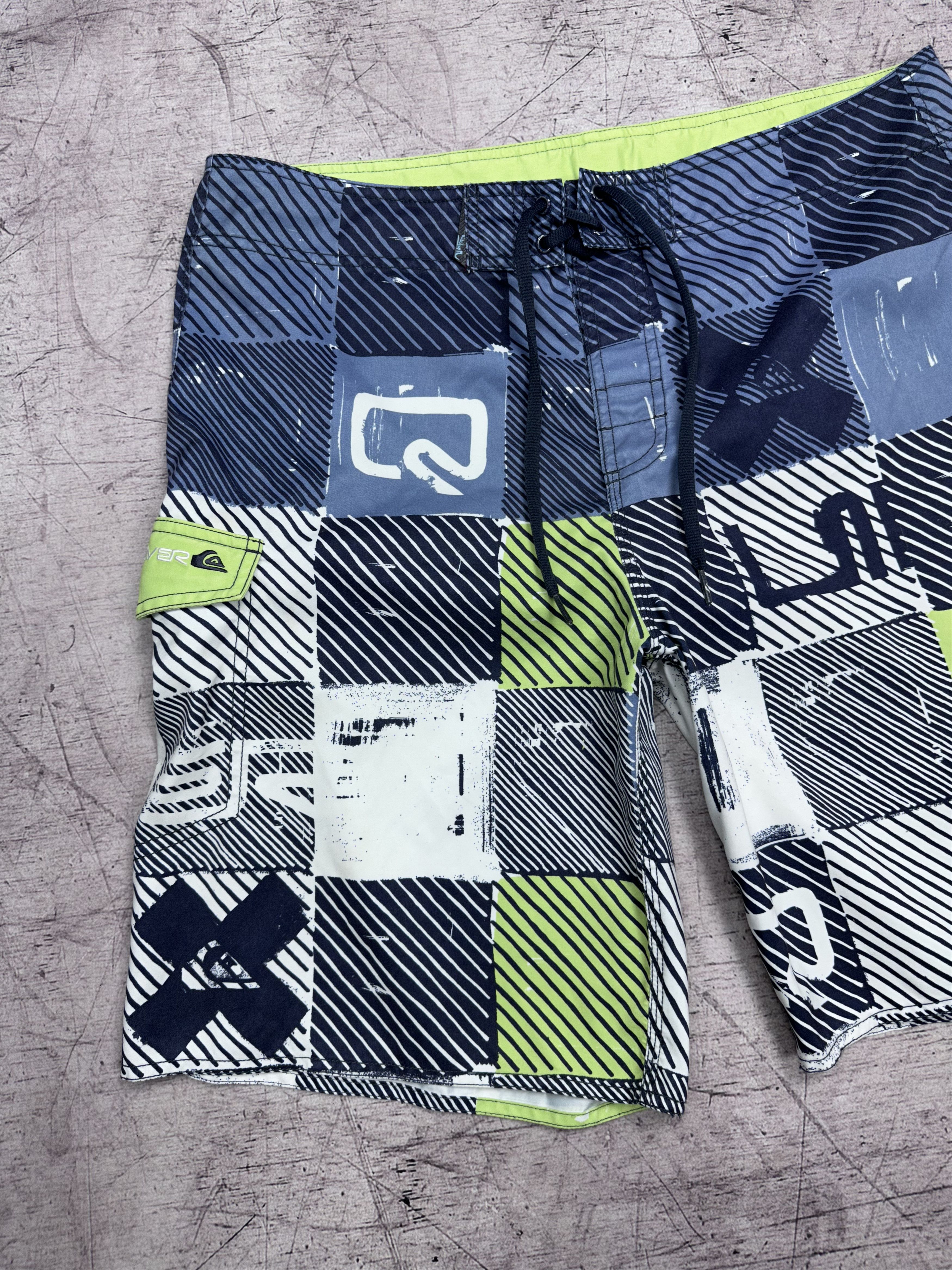 Quiksilver Quiksilver Vintage Mens Surf Style Swimming Shorts Size US 36 / EU 52 - 3 Thumbnail