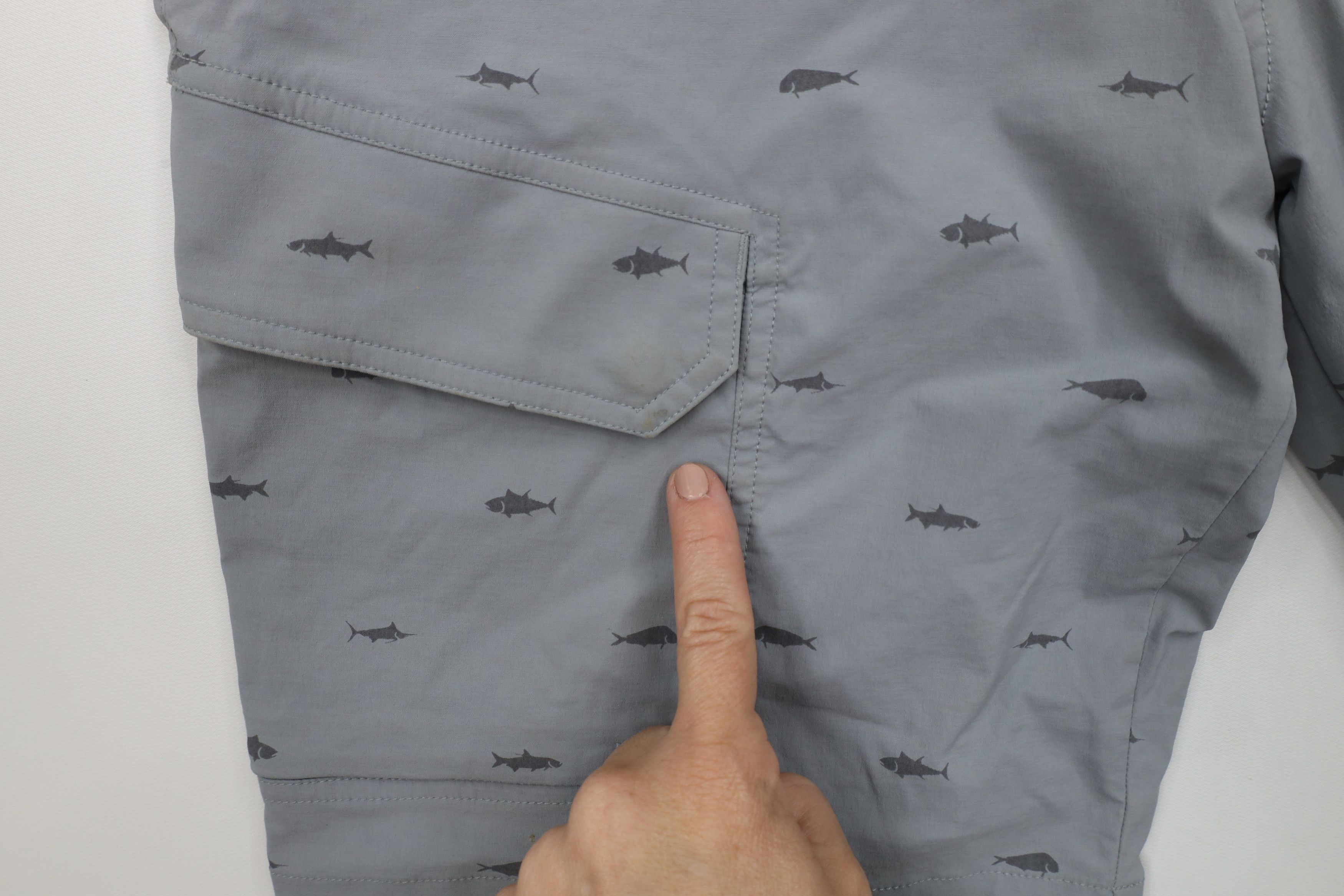 Under Armour × Vintage Under Armour HeatGear Fish All Over Print Cargo Shorts Gray Size US 30 / EU 46 - 5 Thumbnail