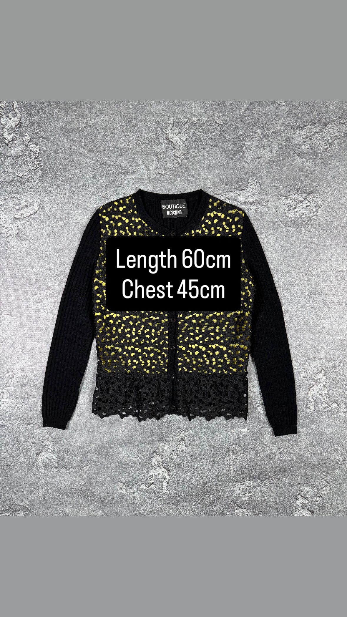 Moschino Boutique Moschino Women's Button Sweater Size M Luxury Size M / US 6-8 / IT 42-44 - 2 Thumbnail
