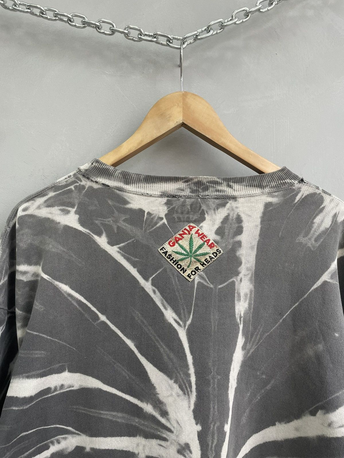 Tribal Streetwear Vintage 90s Kurt Cobain style faded ganja wear sweatshirt Size US L / EU 52-54 / 3 - 9 Thumbnail