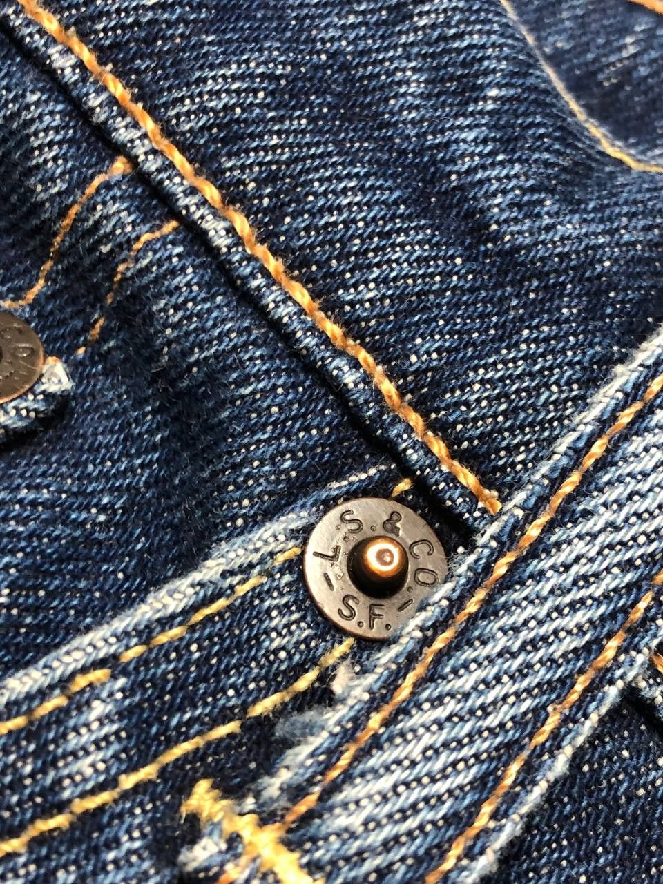 VINTAGE Levi's Jeans