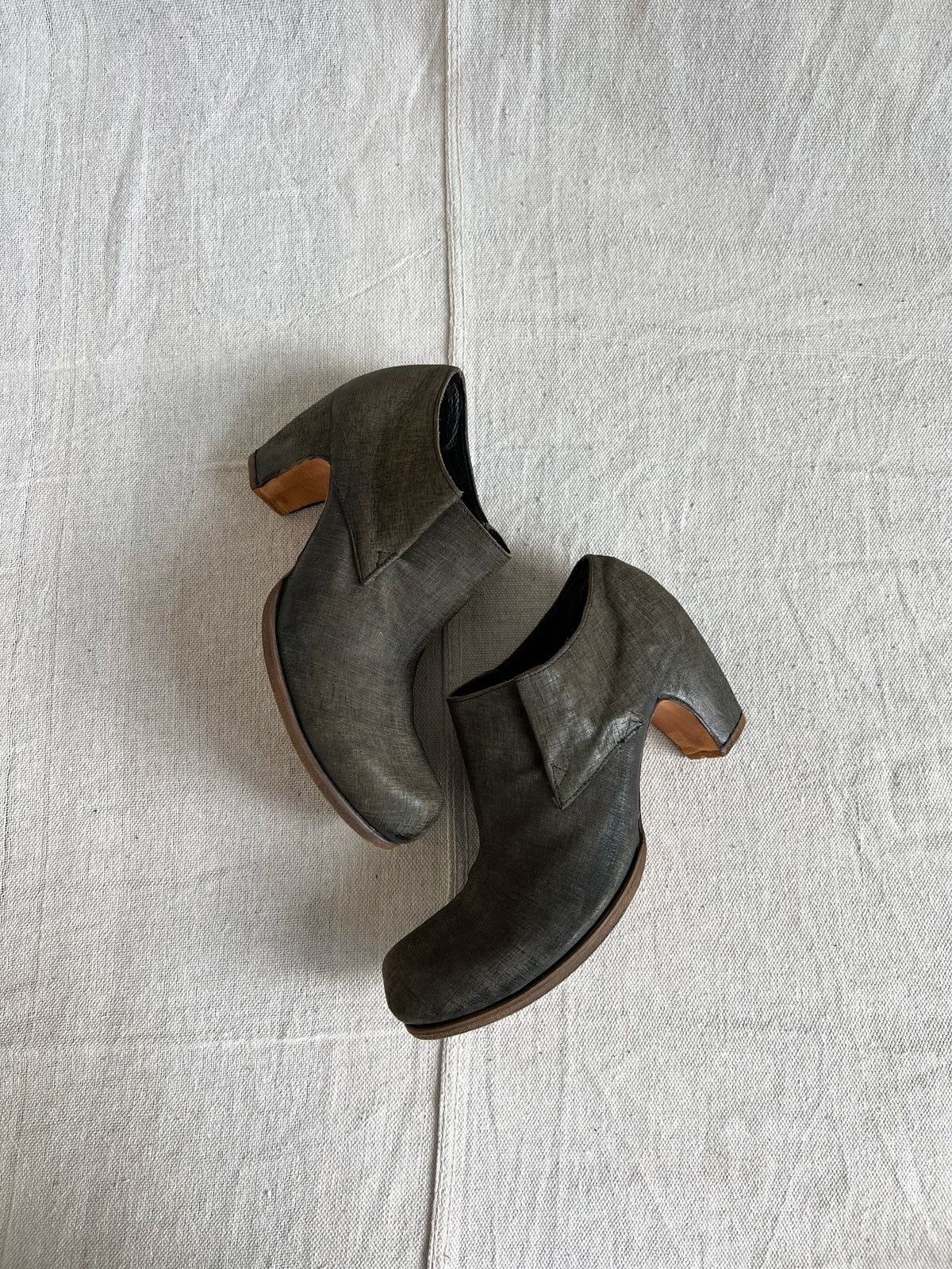 image of Is Individual Sentiments Heel Shoesed Leather Booties in Khaki, Women's (Size 8)