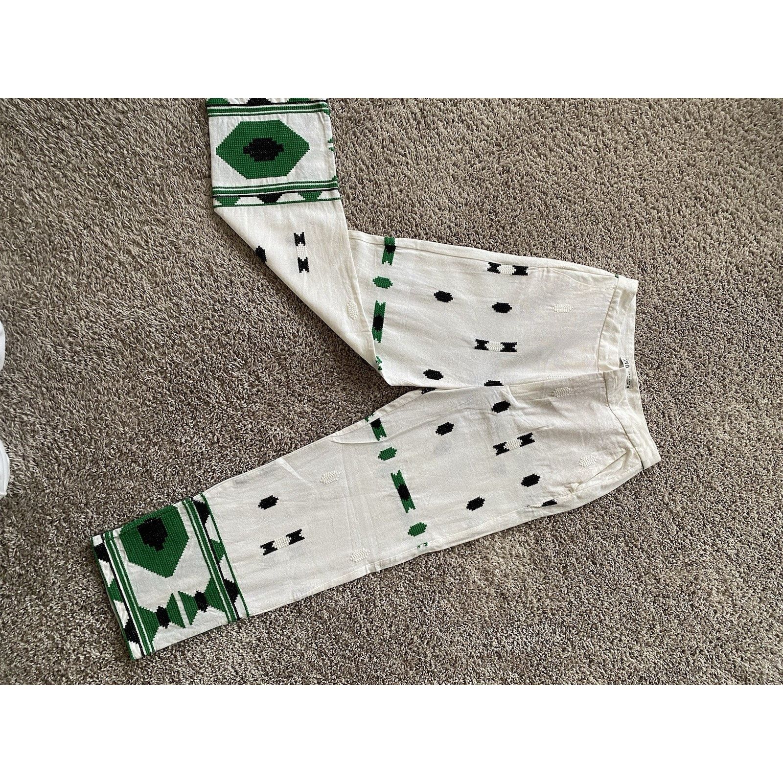 Zara Linen Pants From Zara w green embroidered Aztec Designs Size 28" / US 6 / IT 42 - 3 Thumbnail
