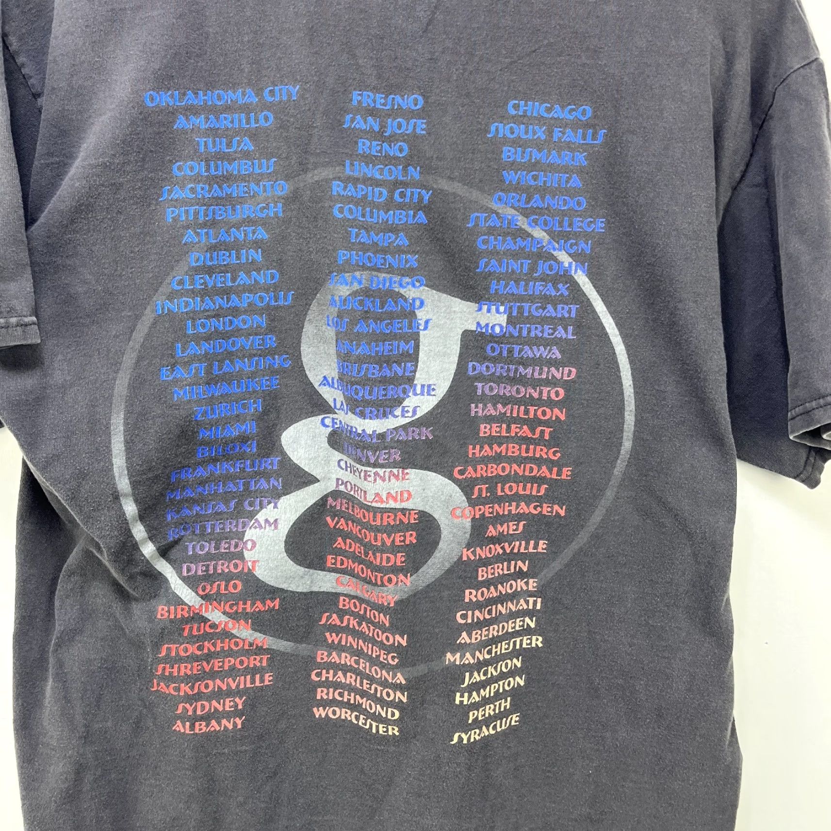 Brooks VINTAGE Garth Brooks Tour T Shirt 90s Large Black Cotton Crew Neck Short Sleeve Pockets Logo Size US L / EU 52-54 / 3 - 6 Thumbnail