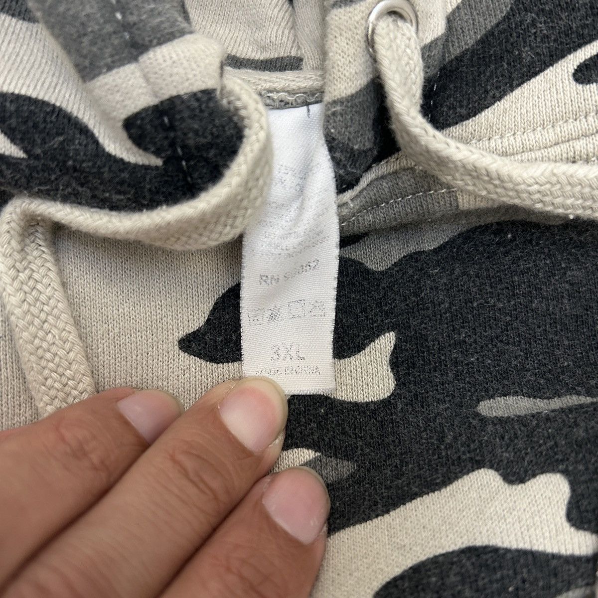 Vintage Y2K Camo Skull Hoodie – Oversized 3XL Size US XXL / EU 58 / 5 - 3 Thumbnail