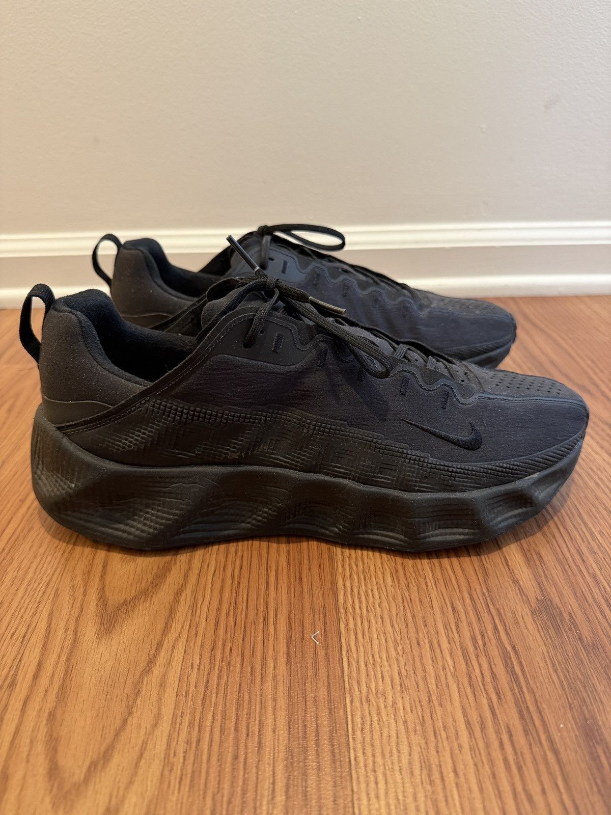 Nike NIKE AVA ROVER Size US 10 / EU 43 - 2 Thumbnail