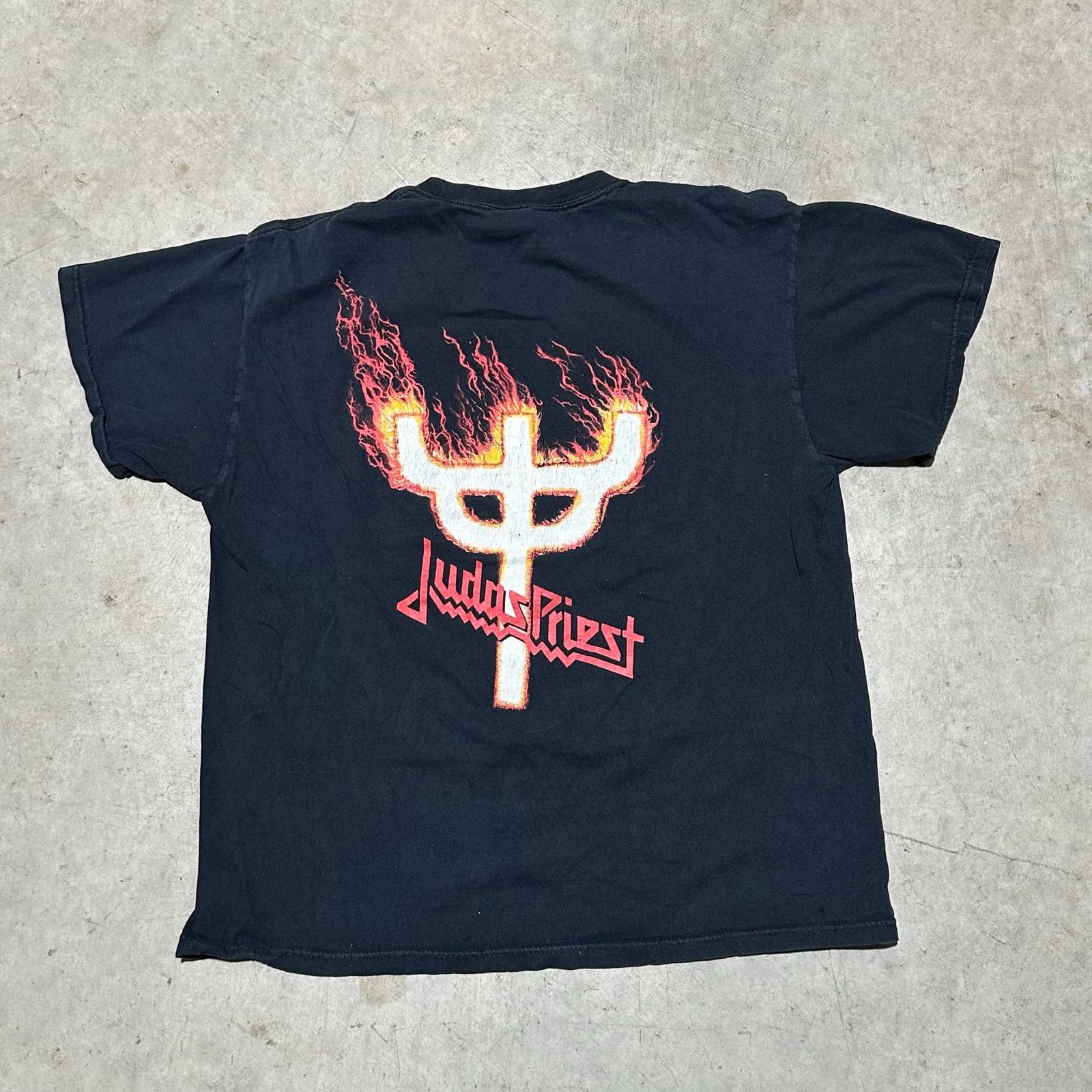 Fruit Of The Loom Vintage Y2K Judas Priest Tee size Large in Men Size US L / EU 52-54 / 3 - 2 Thumbnail