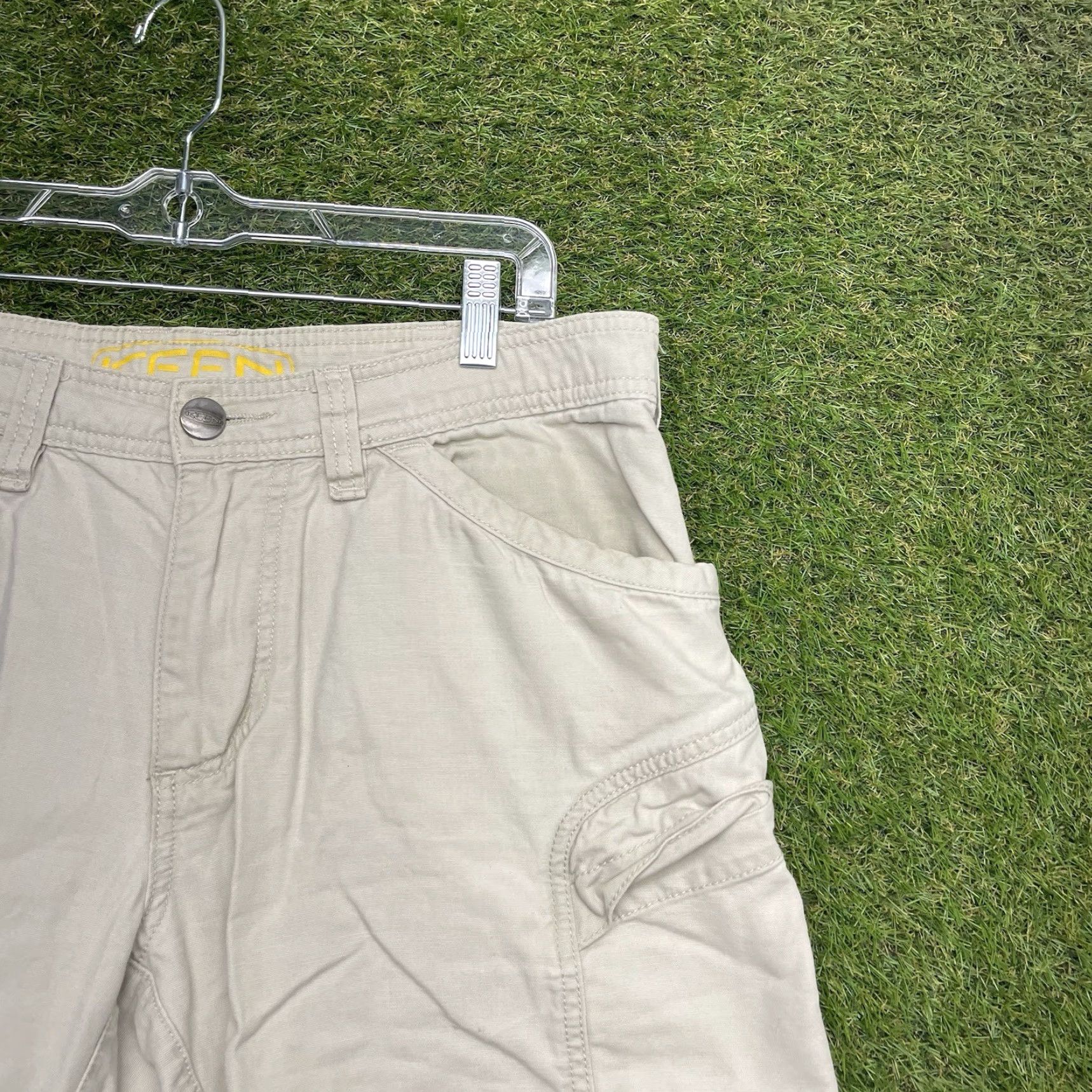 KEEN KEEN Cargo Shorts Mens 32 Outdoor Hiking Cotton Nylon Blend Cargo Outdoor Travel Set Beige 32x9 Pocket Pockets Summer Spring Mens Size US 32 / EU 48 - 2 Thumbnail