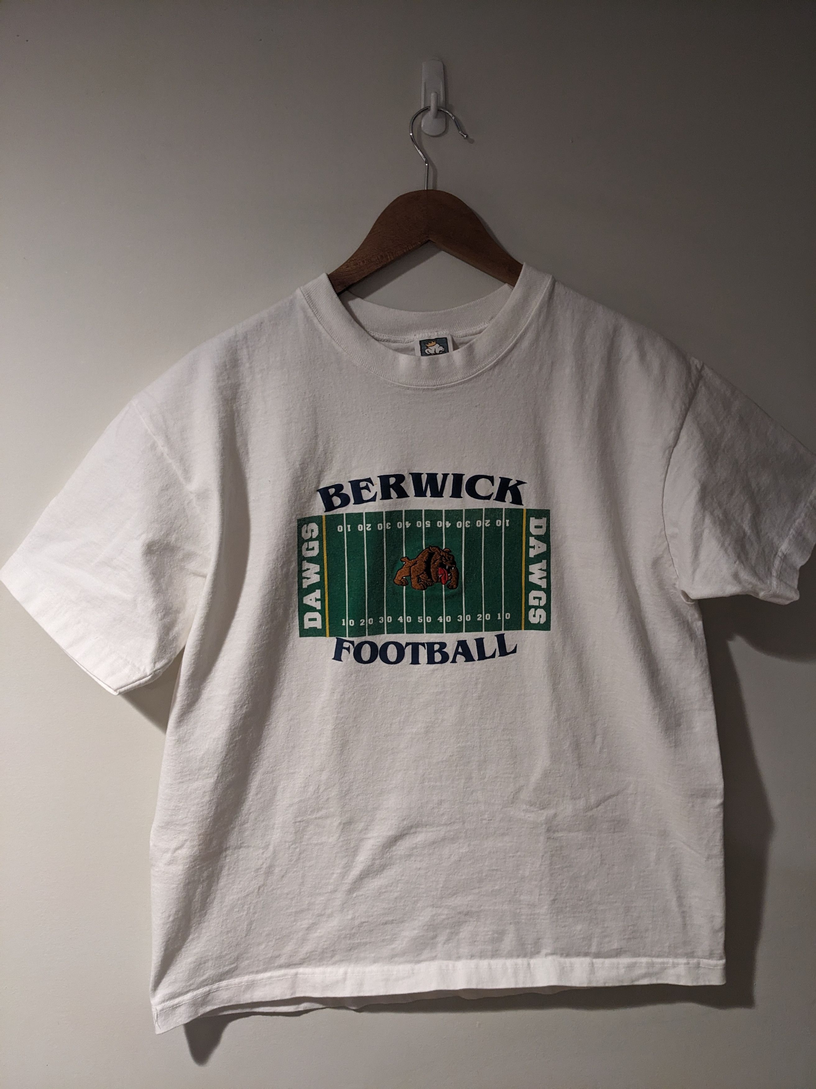 Vintage Vintage 90s Berwick High School Football Sports T-Shirt Size US L / EU 52-54 / 3 - 1 Thumbnail