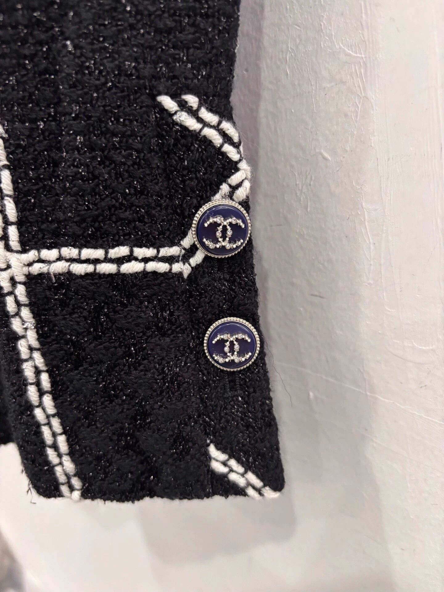 Chanel Chanel Rooftop black white check CC crystal button pants 40 Size 28" / US 6 / IT 42 - 4 Thumbnail