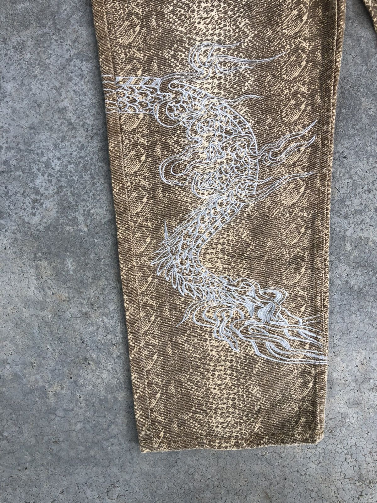Japanese Brand Japanese Fugutaiten Embroidered Denim Snake Skin Baggy Size US 38 / EU 54 - 6 Thumbnail