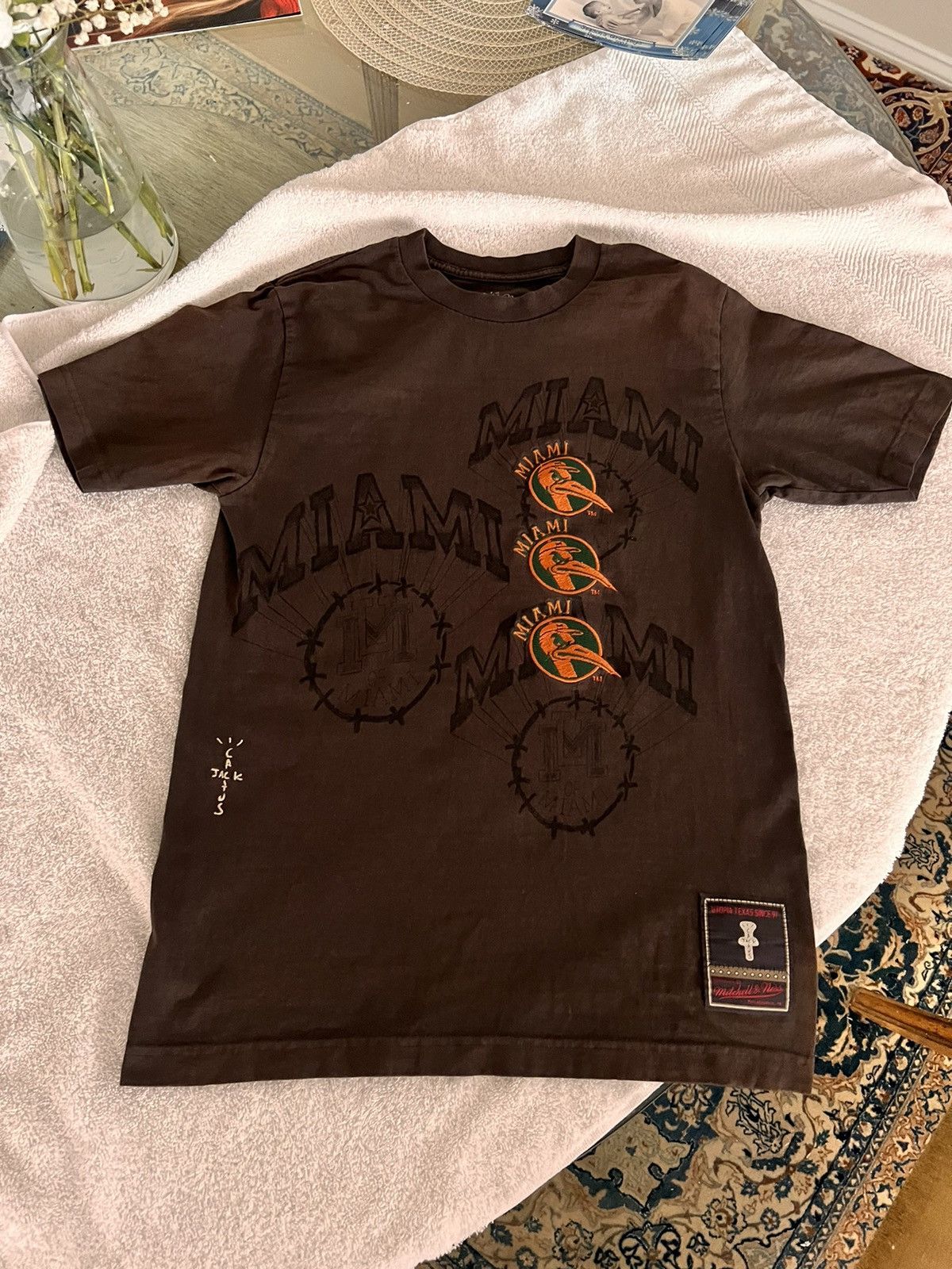 Mitchell & Ness × Travis Scott Travis Scott x Mitchell & Ness Miami Tee Size US S / EU 44-46 / 1 - 1 Thumbnail