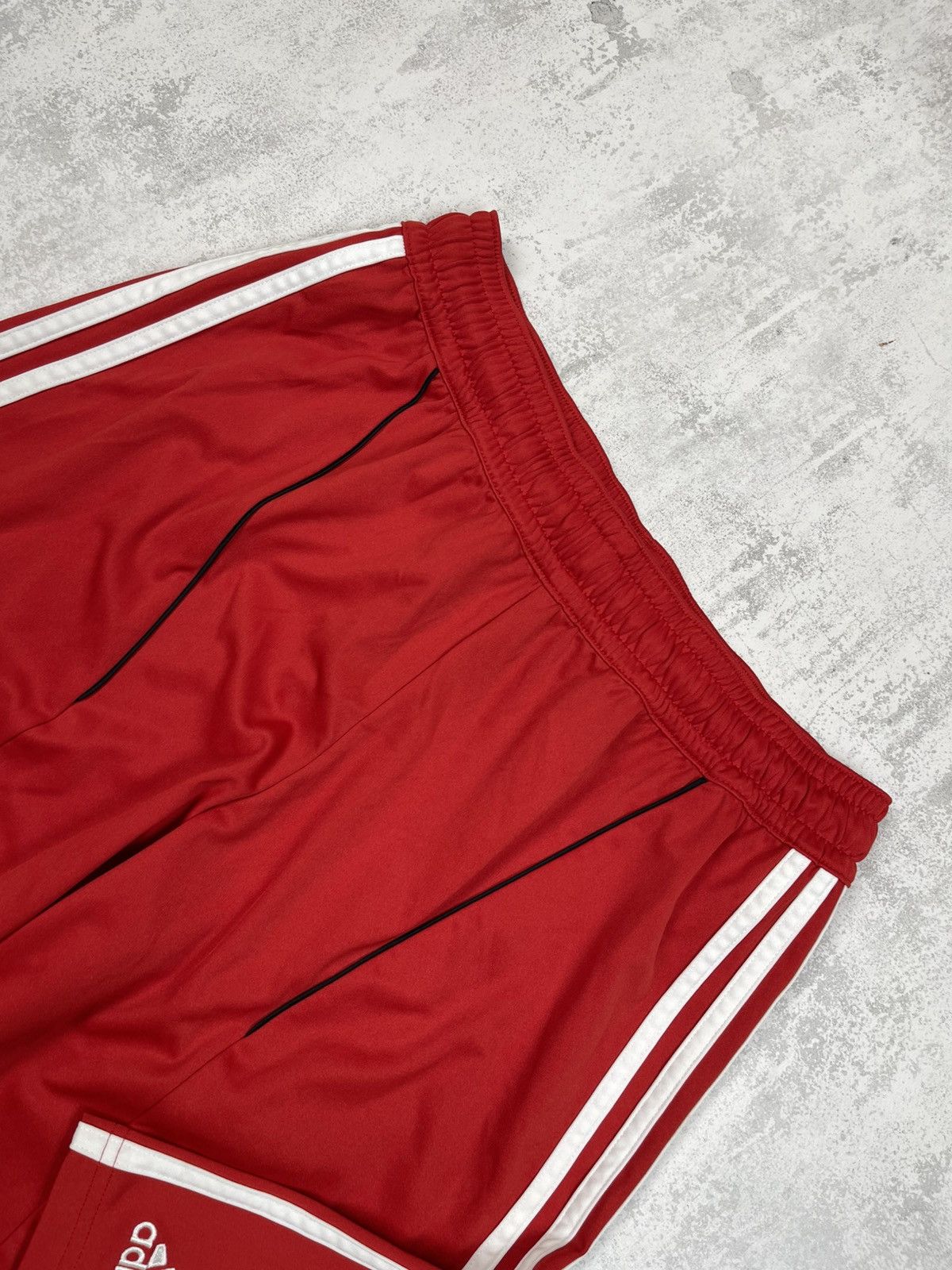 Adidas Adidas FC Bayern Munich 2010/11 Home ClimaCool Shorts Size US 34 / EU 50 - 4 Thumbnail