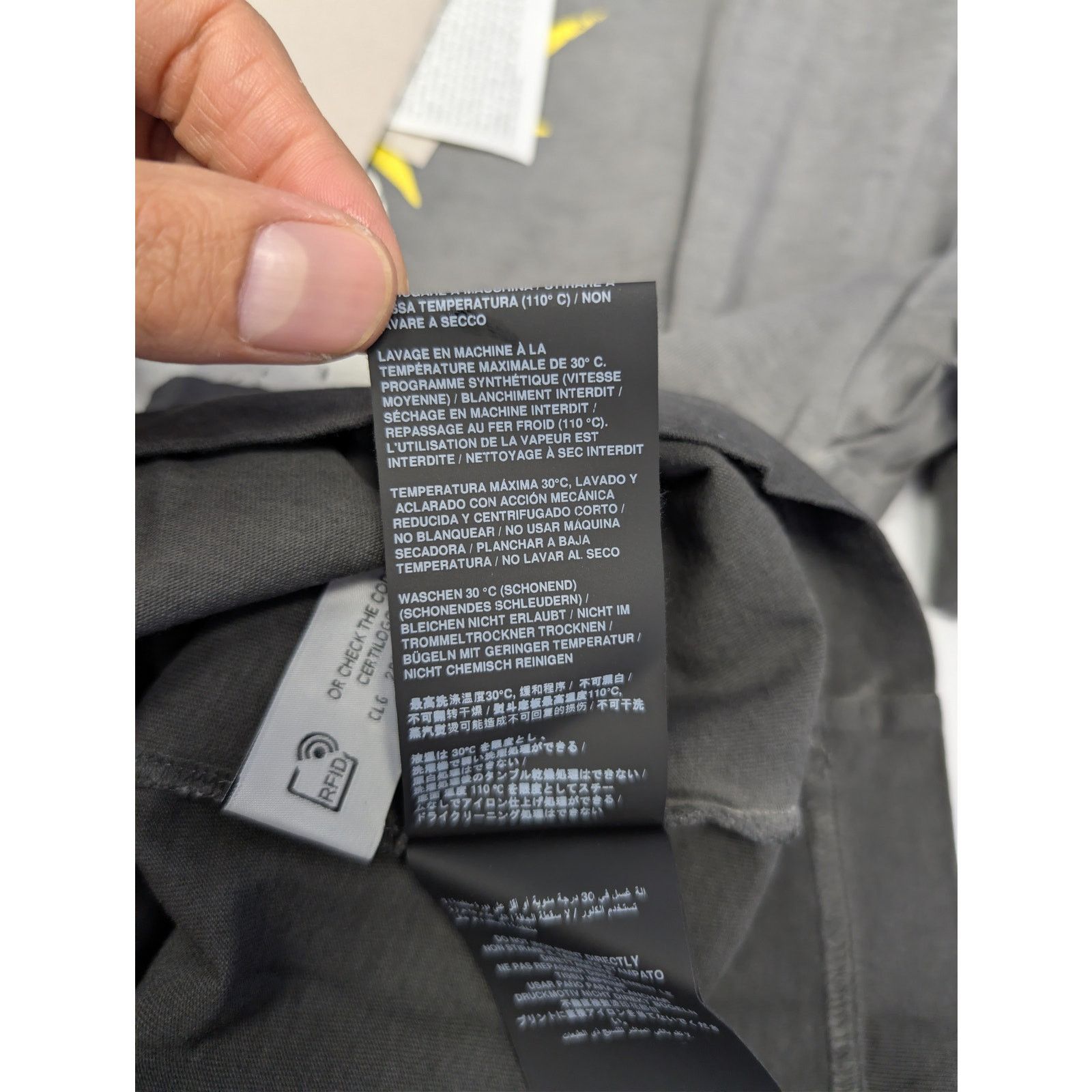 Palm Angels o1rshd1 Los Angeles Garment Dyed Sprayed T-Shirt in Black Size US S / EU 44-46 / 1 - 17 Thumbnail