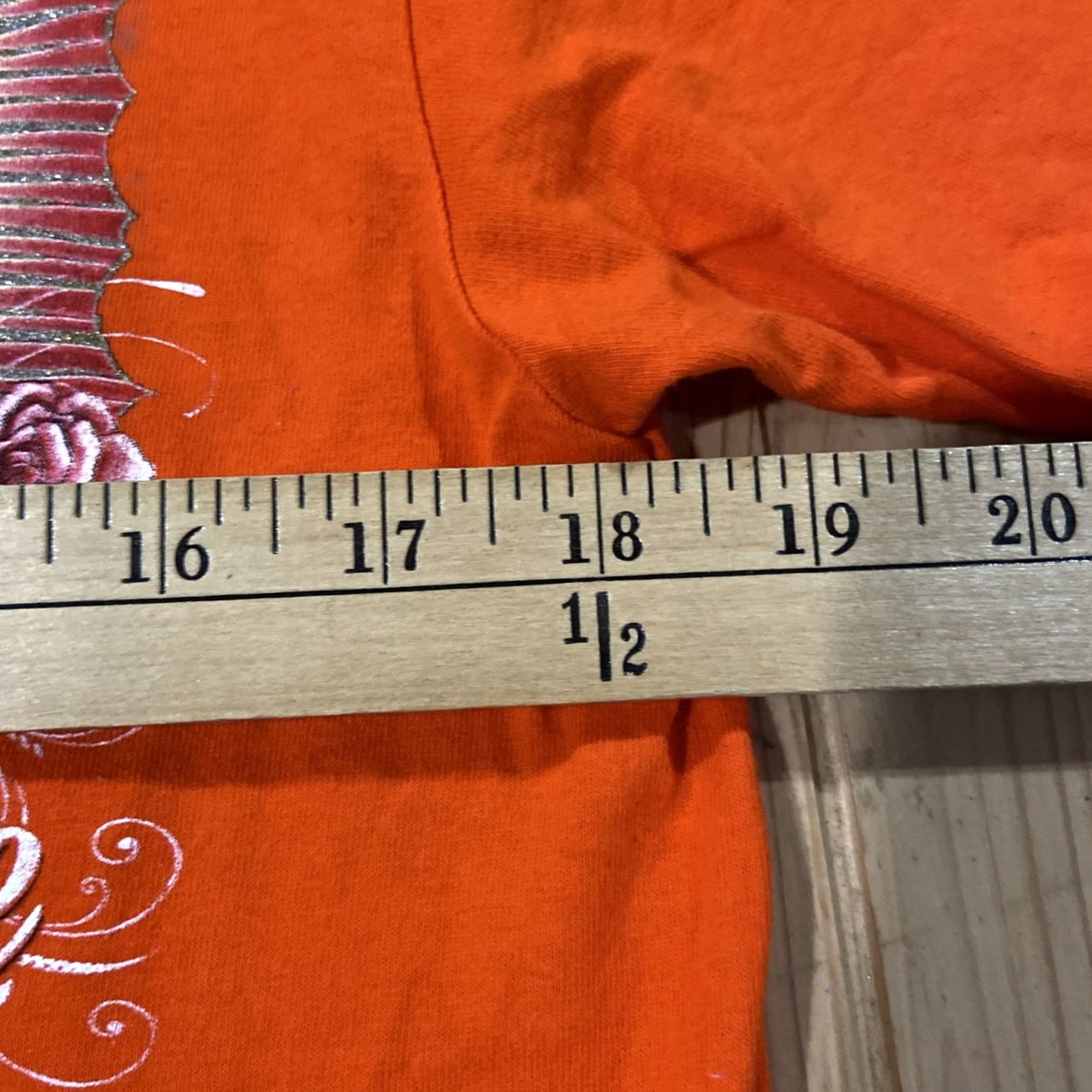 Vintage VIRGEN DE GUADALUPE T-SHIRT M Orange Glitter Graphic Print Shirt Mens M Guadalupe Virgen 90s (adjust if needed) Size US M / EU 48-50 / 2 - 5 Thumbnail