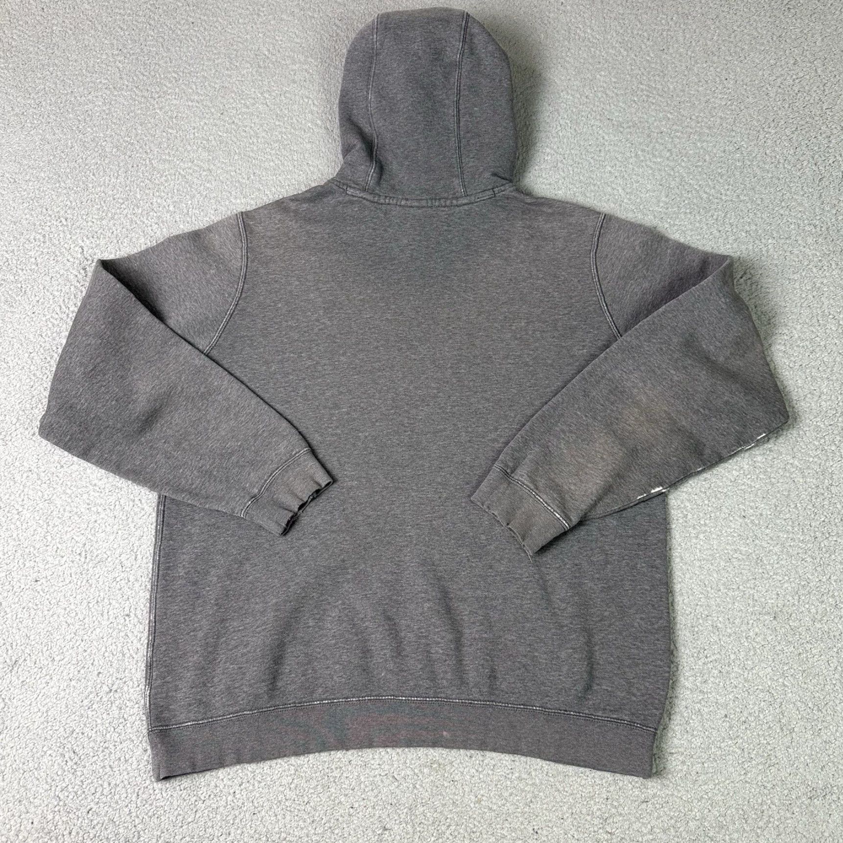 Nike VINTAGE Nike Sweatshirt Mens Large Gray Embroidered Swoosh Distressed Logo Essential L Size US L / EU 52-54 / 3 - 4 Thumbnail