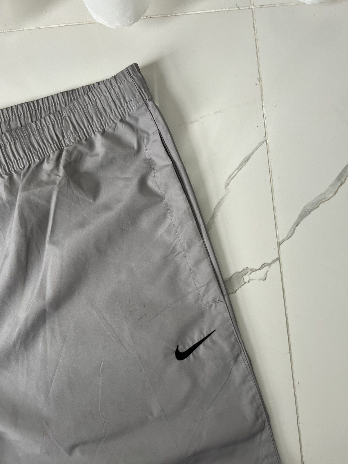 Nike 00’s NIKE BAGGY Y2K TRACK PANTS SWOOSH LOGO RARE Size US 32 / EU 48 - 2 Thumbnail