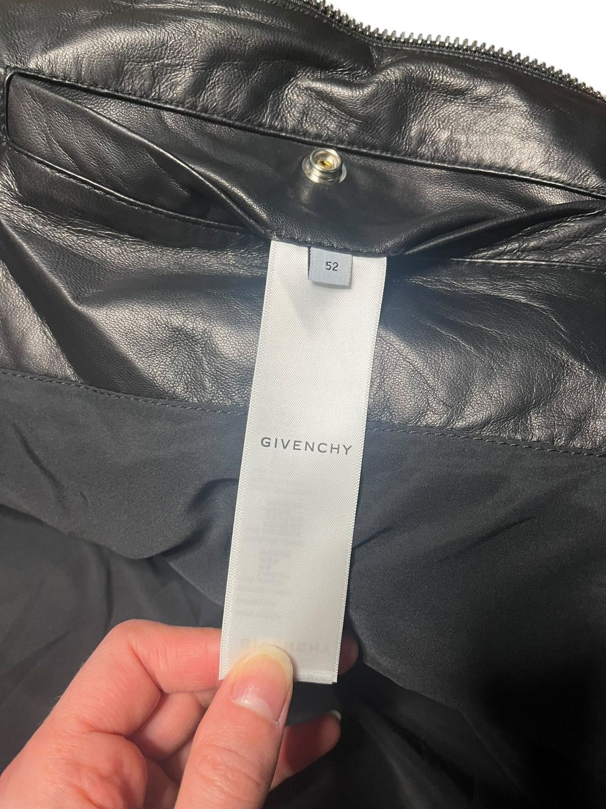 Givenchy Givenchy AW21 Runway Lambskin Leather Puffer Vest Look 5 Size US L / EU 52-54 / 3 - 10 Thumbnail