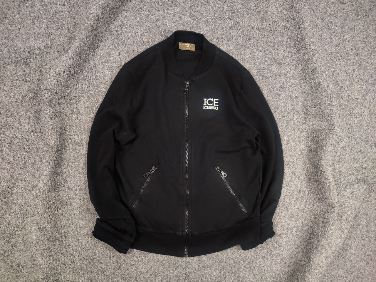 Iceberg Iceberg Disney Logo Vintage 90's Black Bomber Sweatshirt Size M / US 6-8 / IT 42-44 - 1 Thumbnail