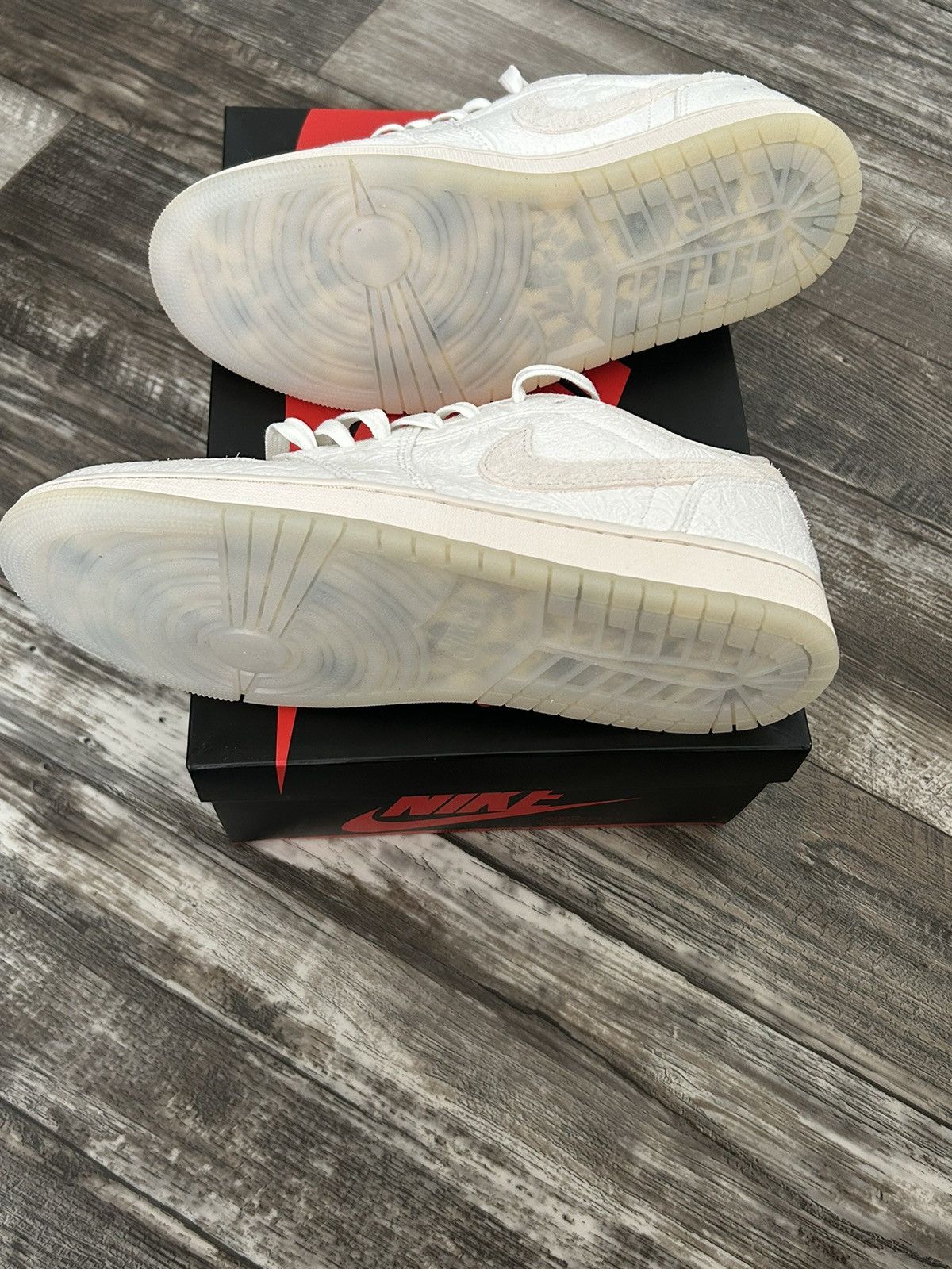 Nike Jordan 1 low og Size US 10.5 / EU 43-44 - 5 Thumbnail