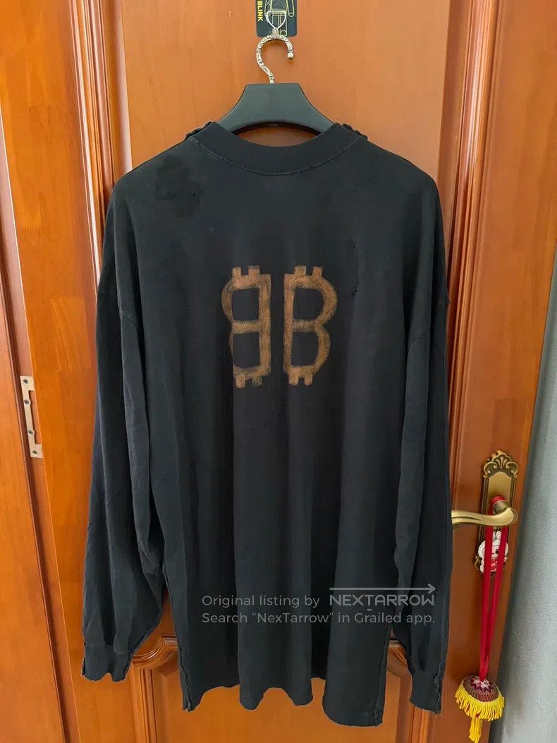 Balenciaga Balenciaga Bitcoin Eiffel Tower Two-Sided Long Sleeve Size US XL / EU 56 / 4 - 2 Thumbnail