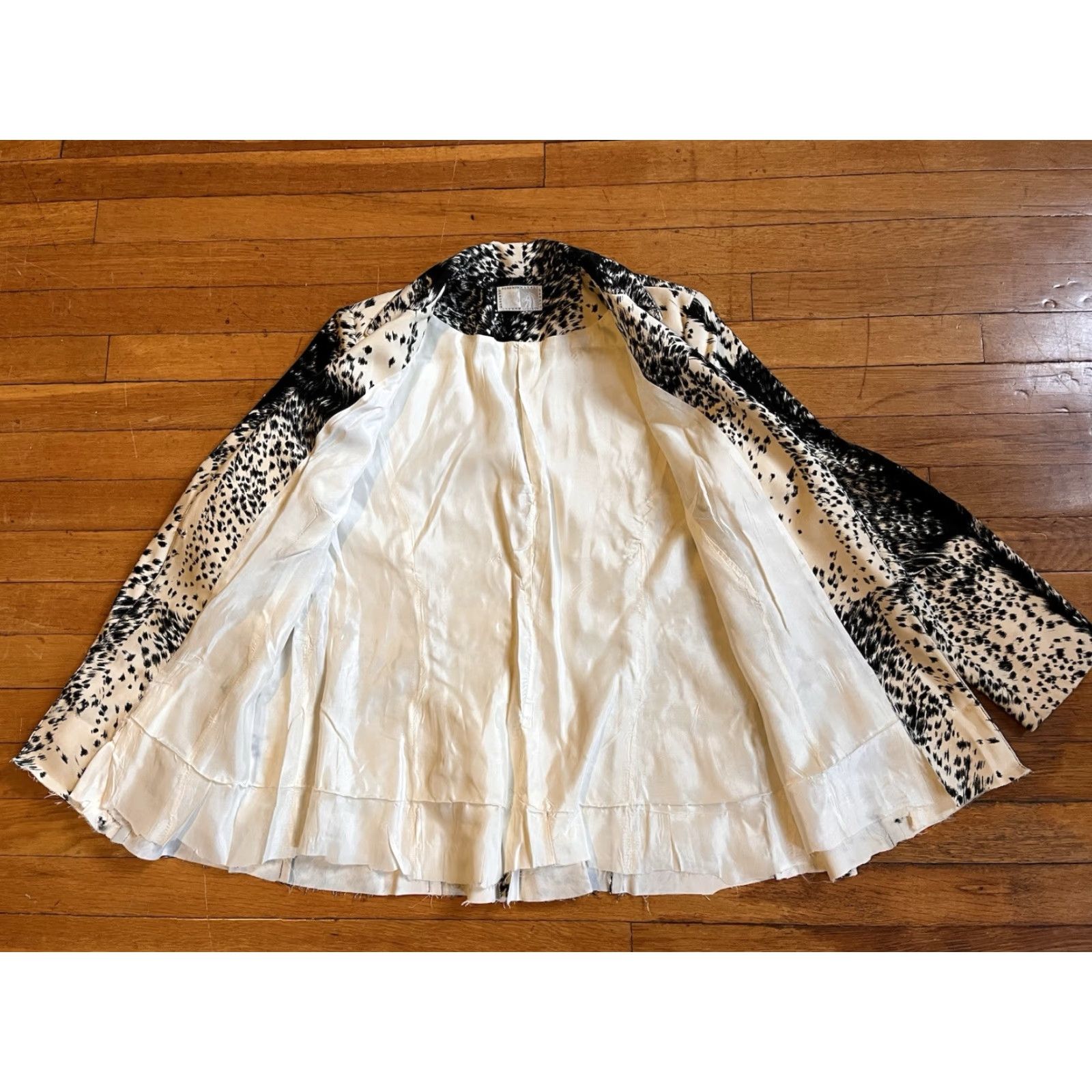 Vintage VINTAGE Alberto Makali Animal Print Blazer Women’s 40 White Black NEEDS REPAIR Size S / US 4 / IT 40 - 6 Thumbnail