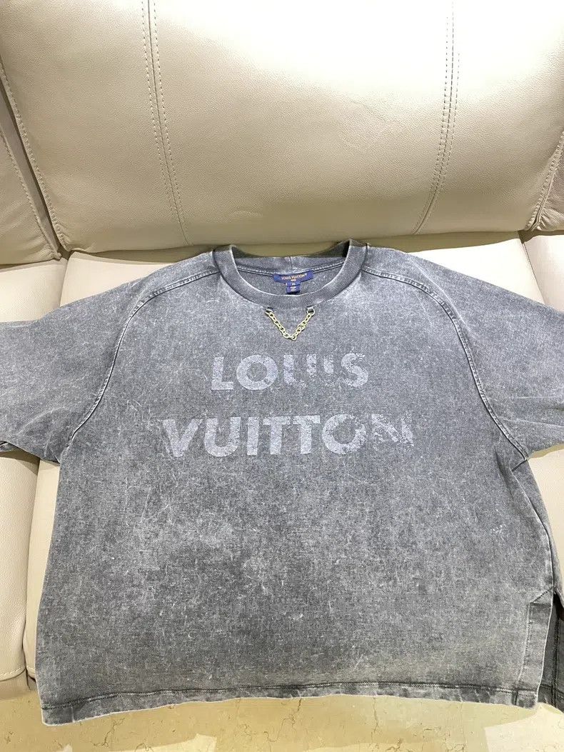 Louis Vuitton Louis Vuitton Washed grey short sleeves Size US M / EU 48-50 / 2 - 3 Thumbnail