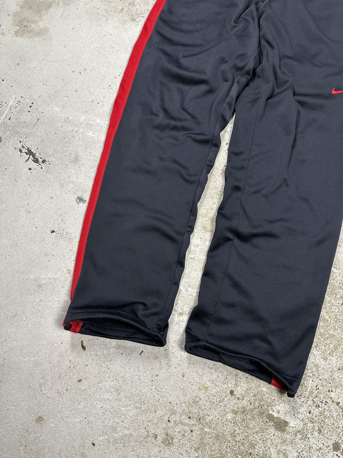 Nike ‼️ Vintage y2k Nike Black Track Pants Swoosh Therma Fit Strip Size US 32 / EU 48 - 3 Thumbnail