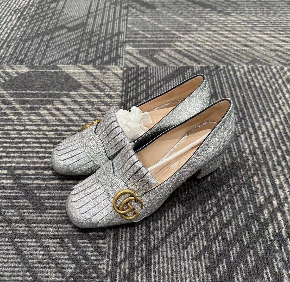 Gucci Gucci Silver Fringe High Heels J42 Size US 5.5 / IT 35.5 - 1 Thumbnail