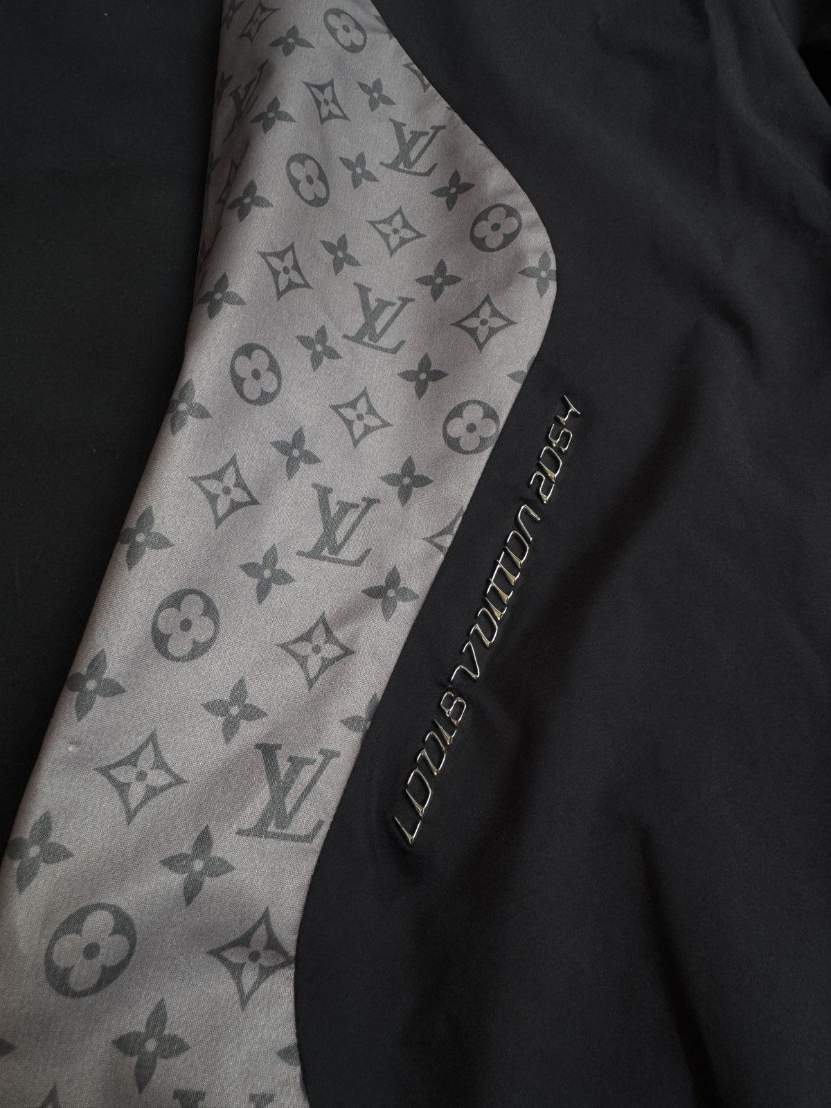 Louis Vuitton Louis Vuitton 2054 Heat Reactive Monogram Logo Track Pants Size US 44 / EU 60 - 2 Thumbnail