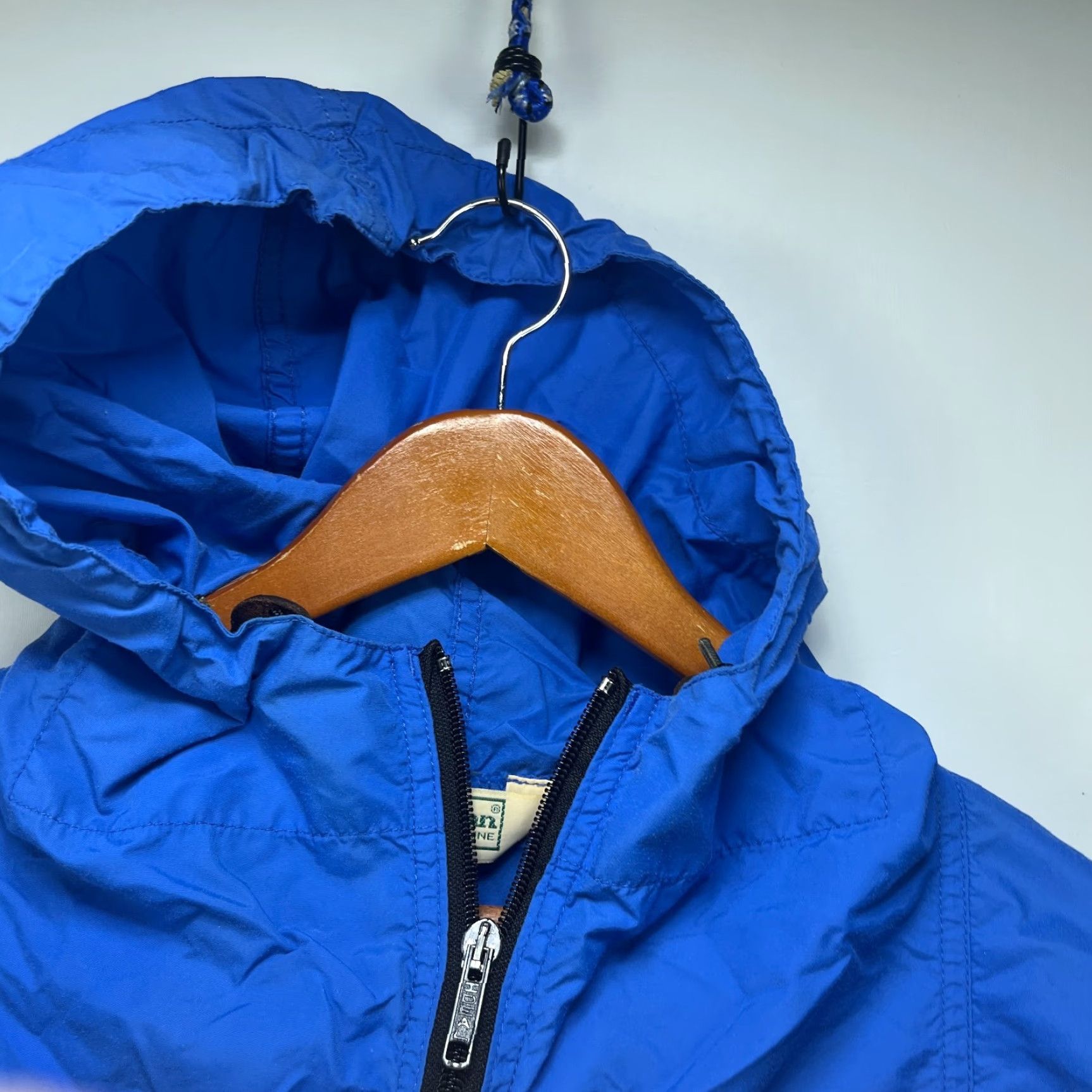 Vintage VINTAGE LL Bean Hooded Windbreaker Jacket L Regular Blue 90s Skull Logo Zip Jacket Mens Size US L / EU 52-54 / 3 - 5 Thumbnail