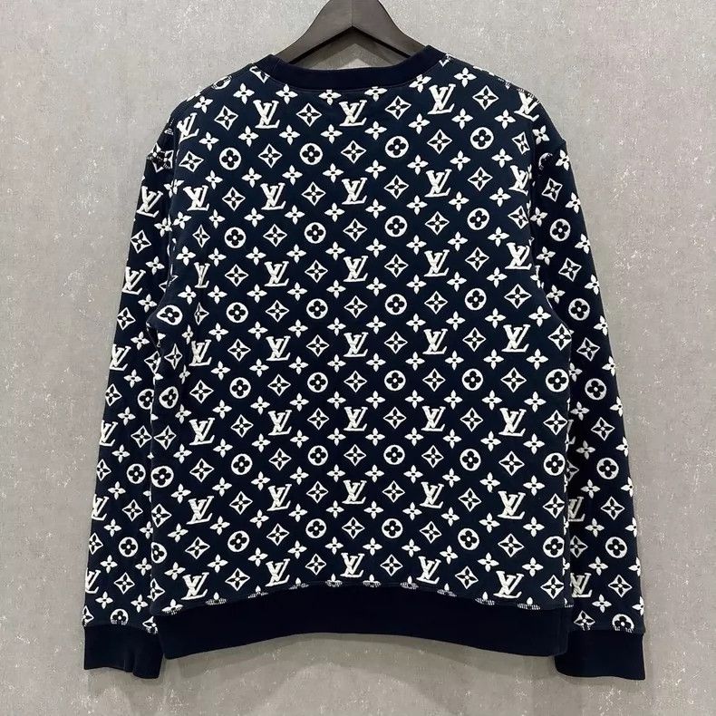 Louis Vuitton Louis Vuitton Blue embossed full logo hoodie Size US L / EU 52-54 / 3 - 2 Thumbnail